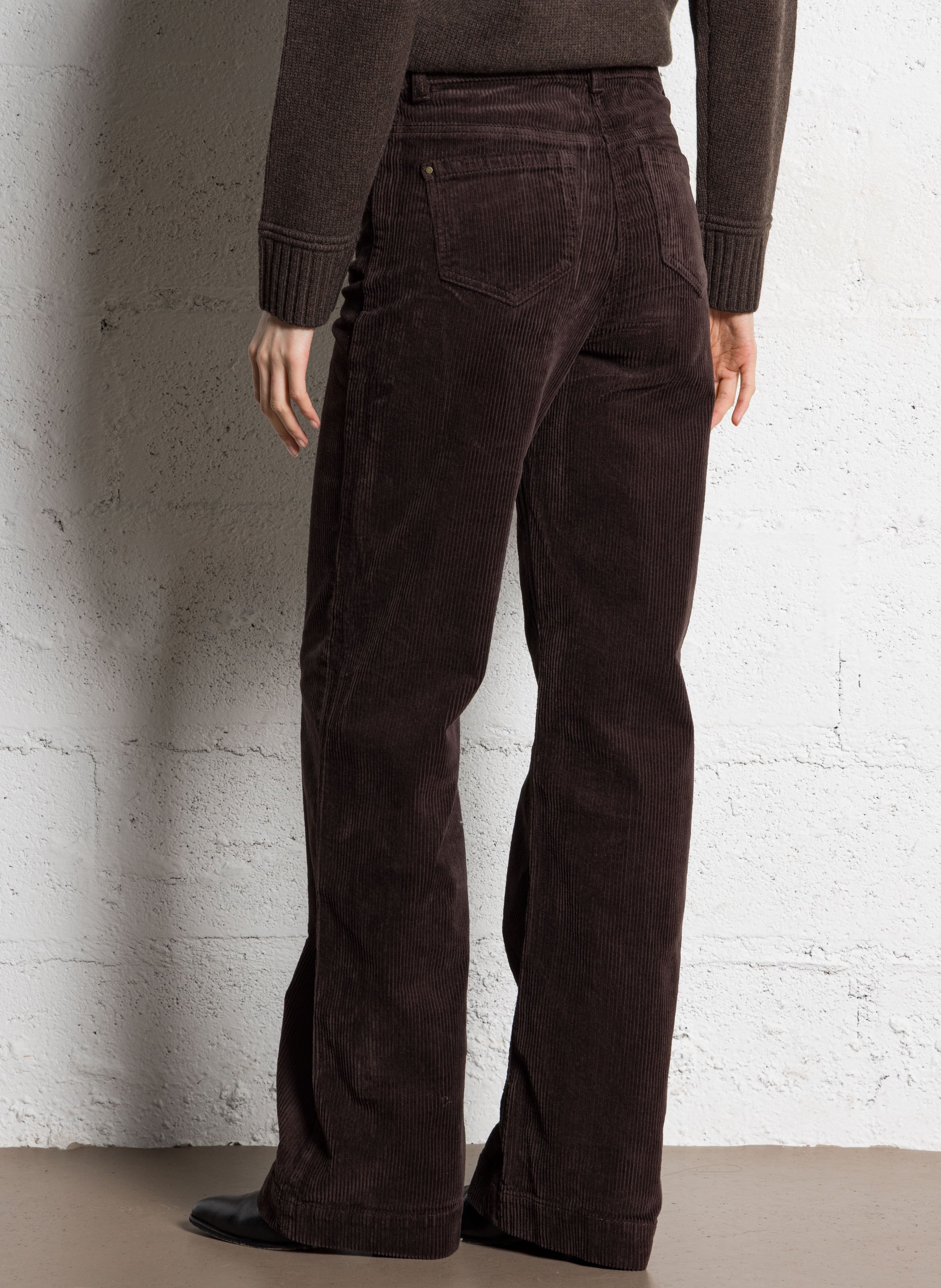 Pantalon droit en velours côtelé Marron