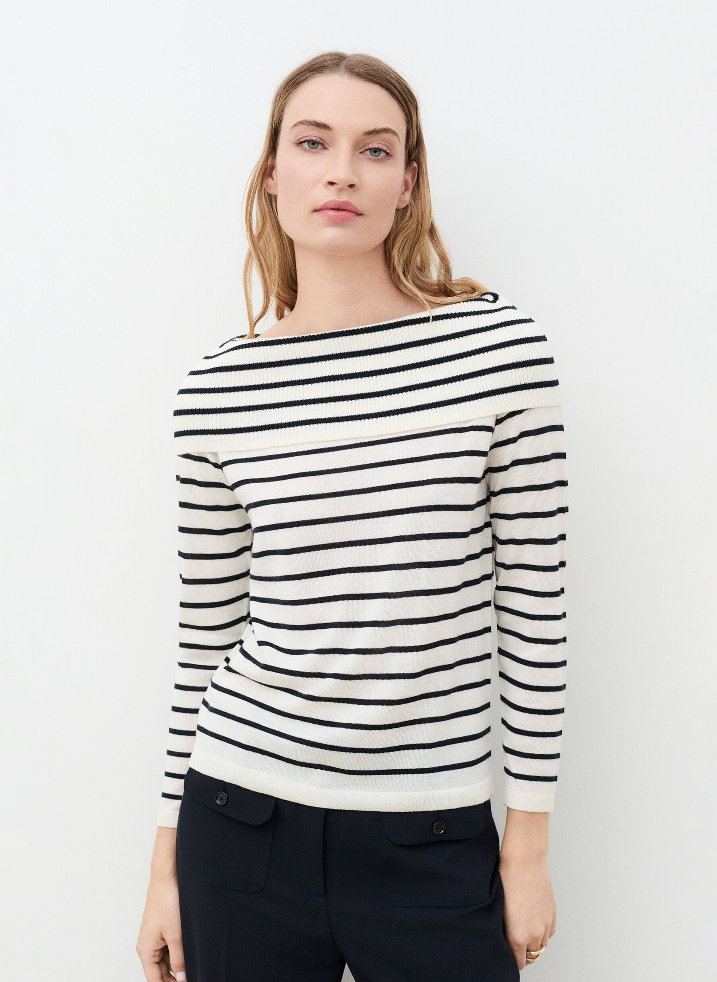 Pull ajusté en laine mélangée CAROLL Beige