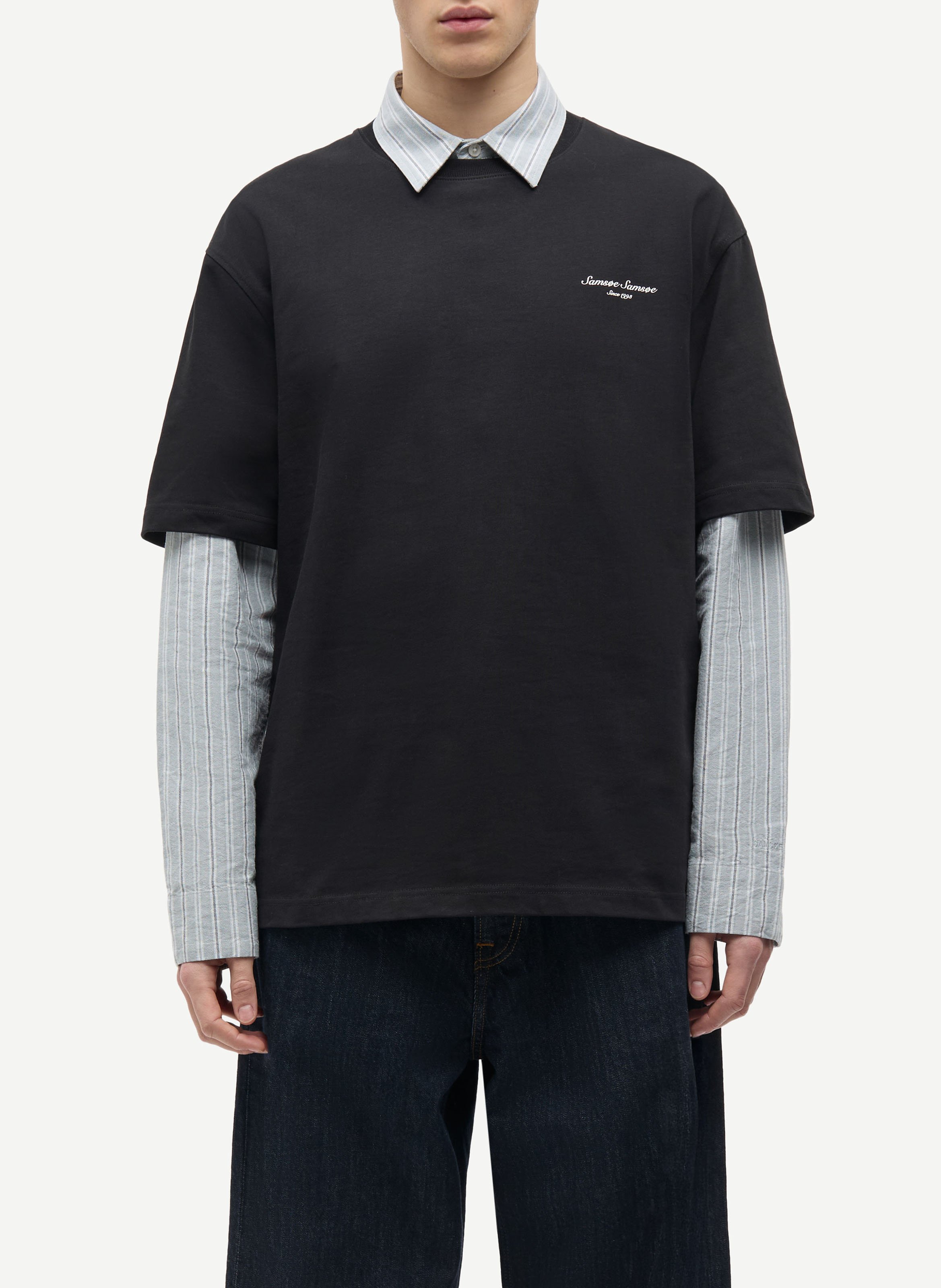 Gerader Rundhalsausschnitt T-Shirt mit Bio-Baumwollprint. SAMSOE SAMSOE Schwarz
