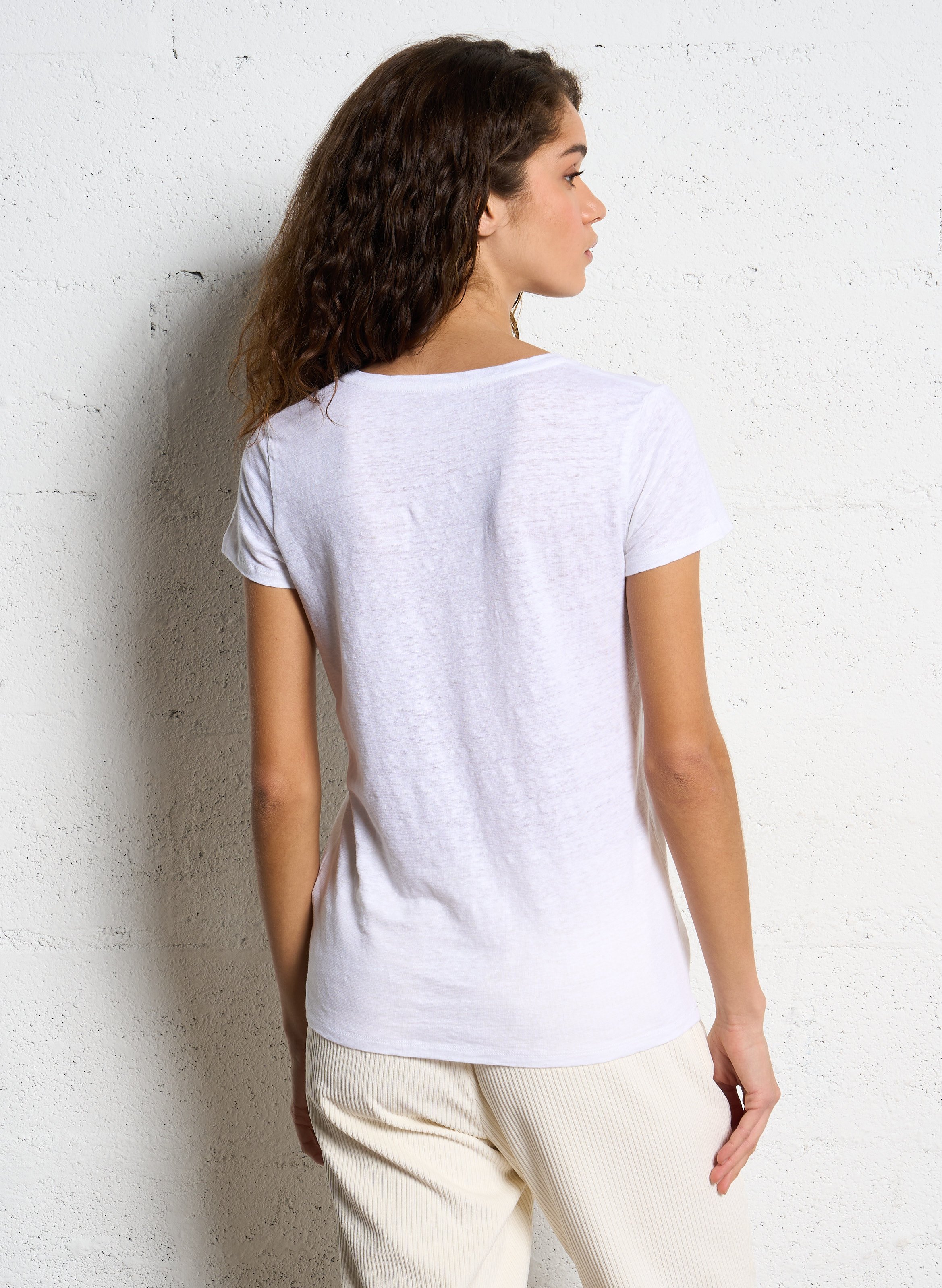 Form-fitting stretch linen V-neck T-shirt MAJESTIC FILATURES White