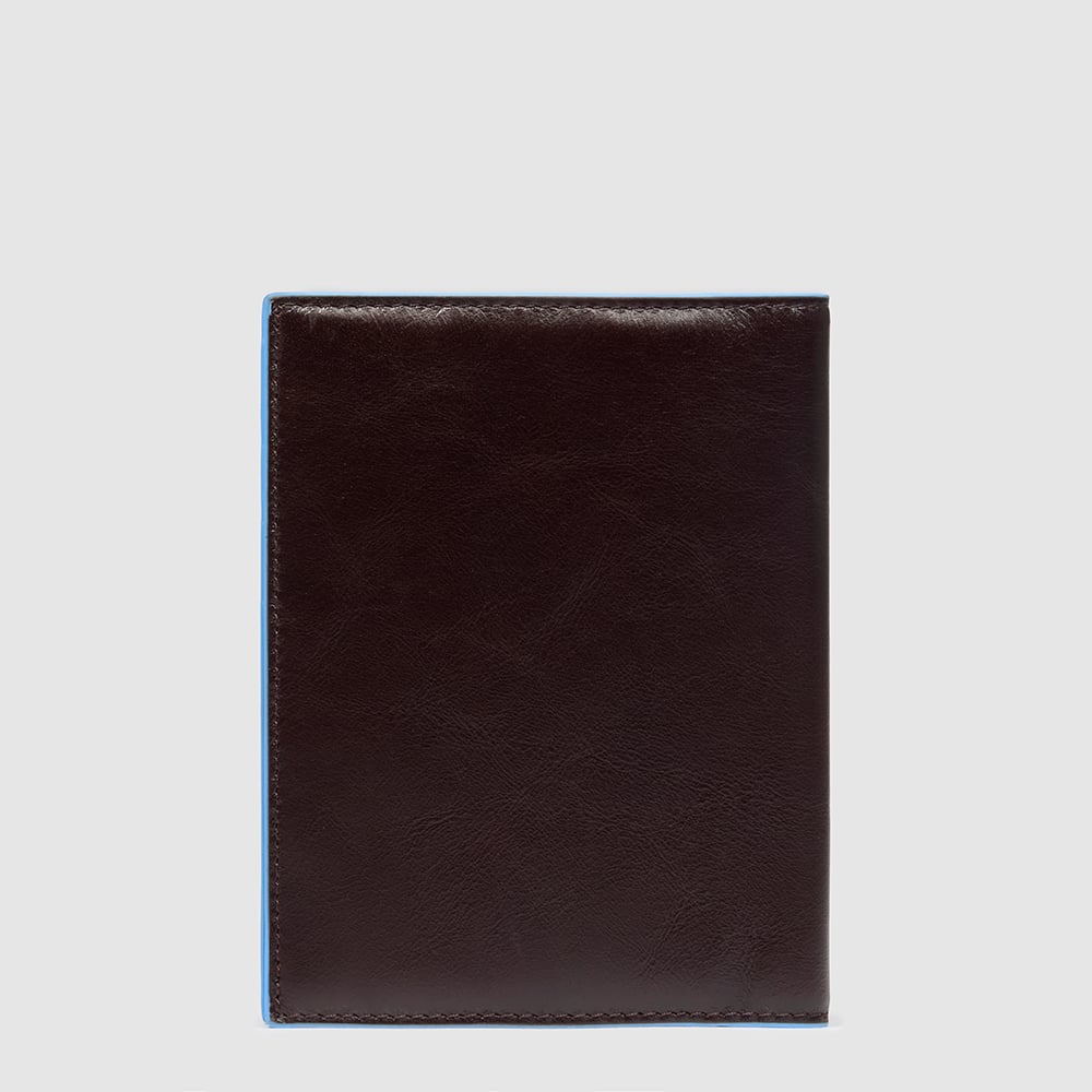 Leather passport holder PIQUADRO Brown