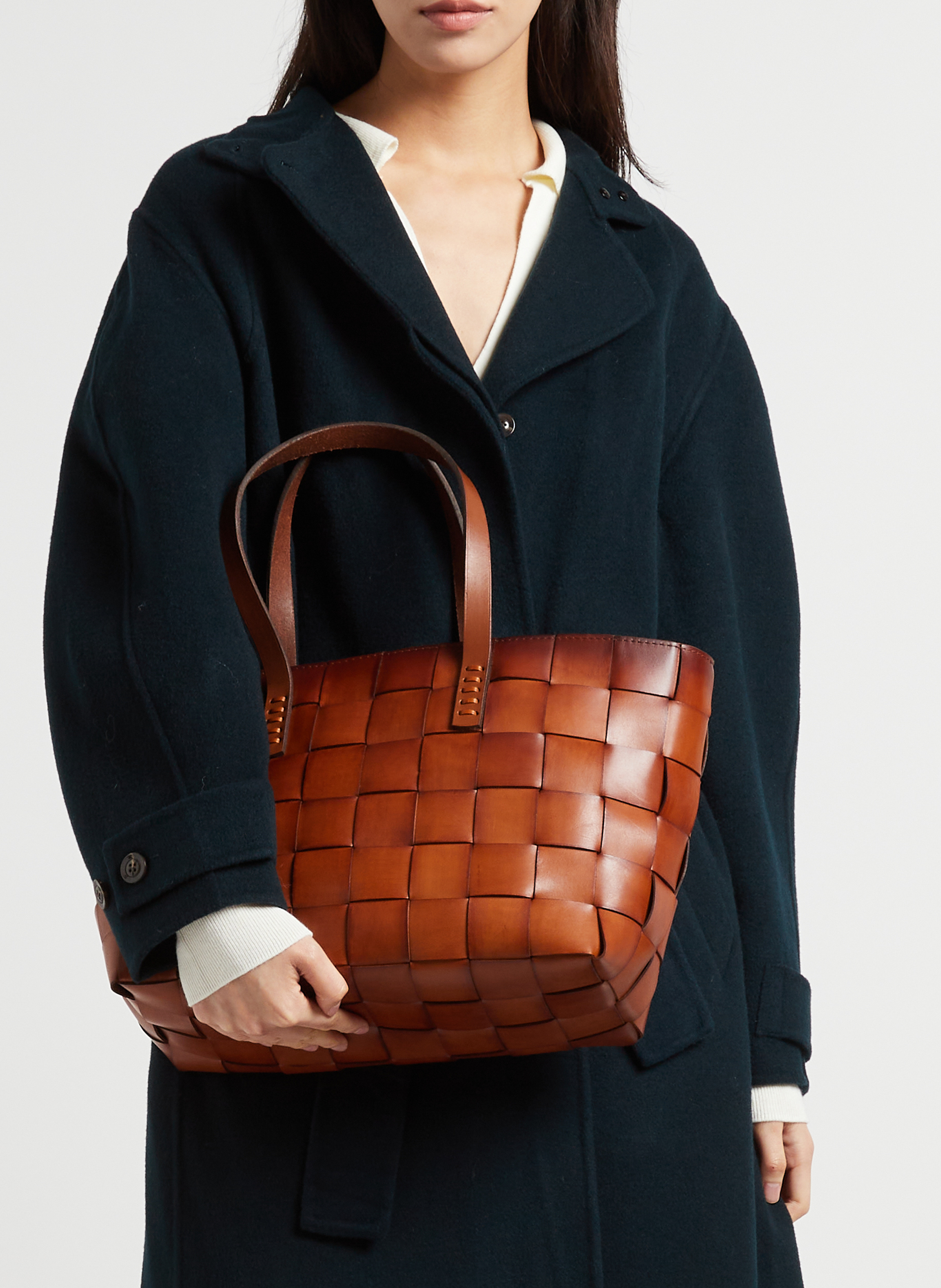 Gewebter Korb aus Leder DRAGON DIFFUSION Braun