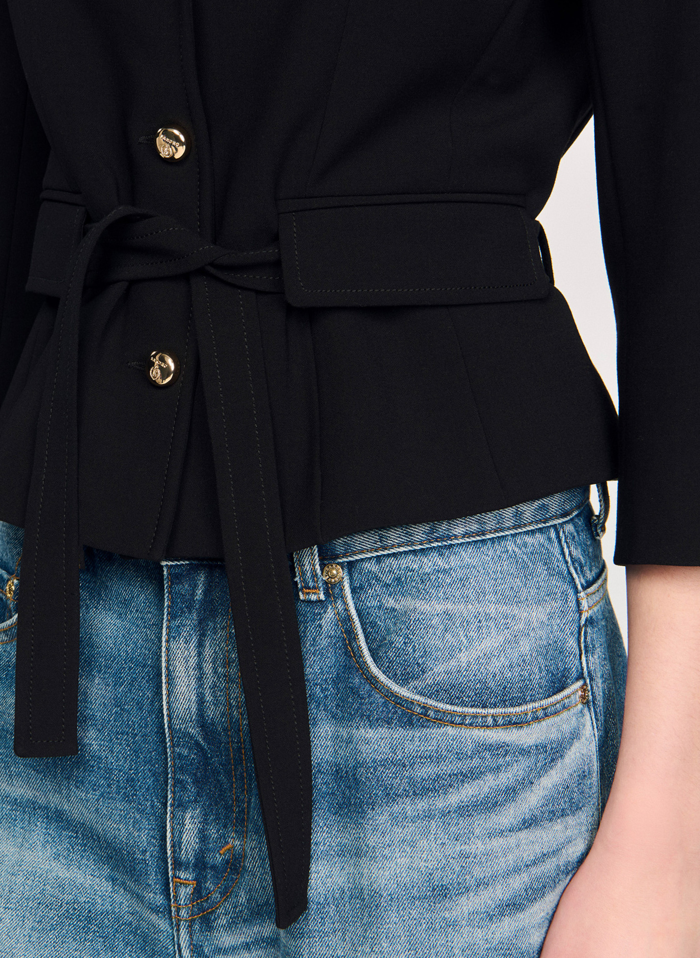 Veste cintrée courte col tailleur SANDRO Noir