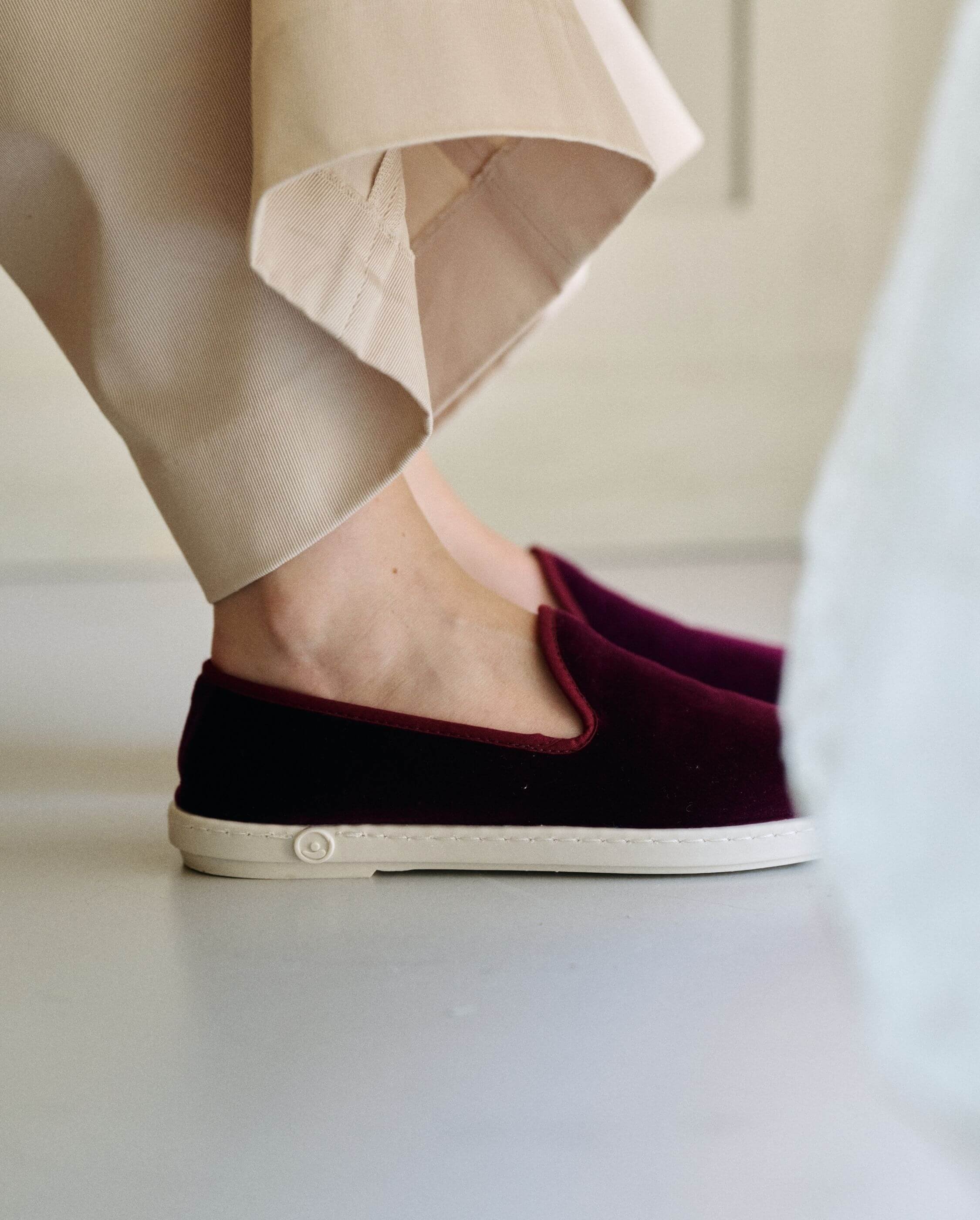 Women's velvet slippers, burgundy ANGARDE Red