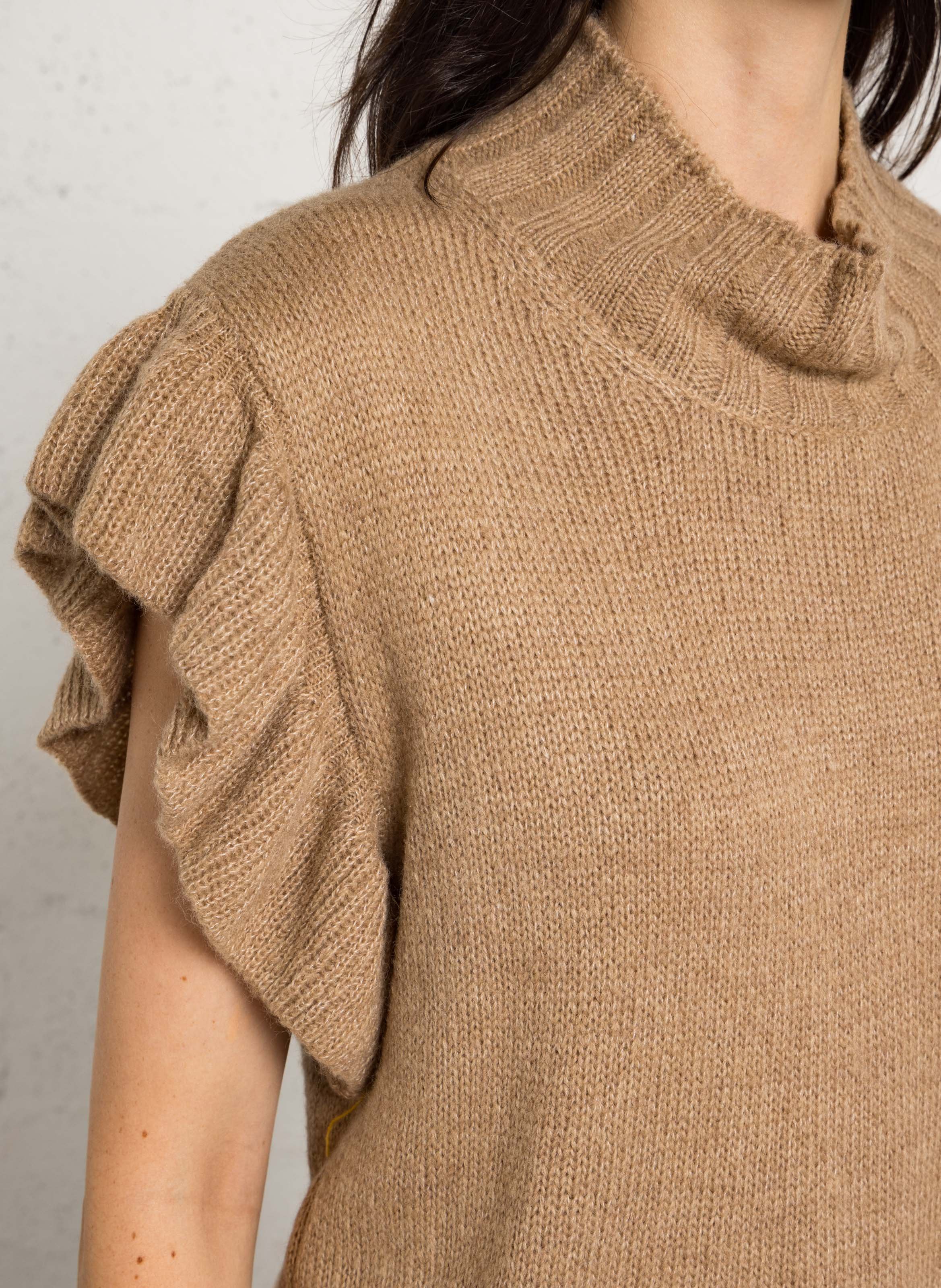 High neck short sleeve sweater PLEASE Brown