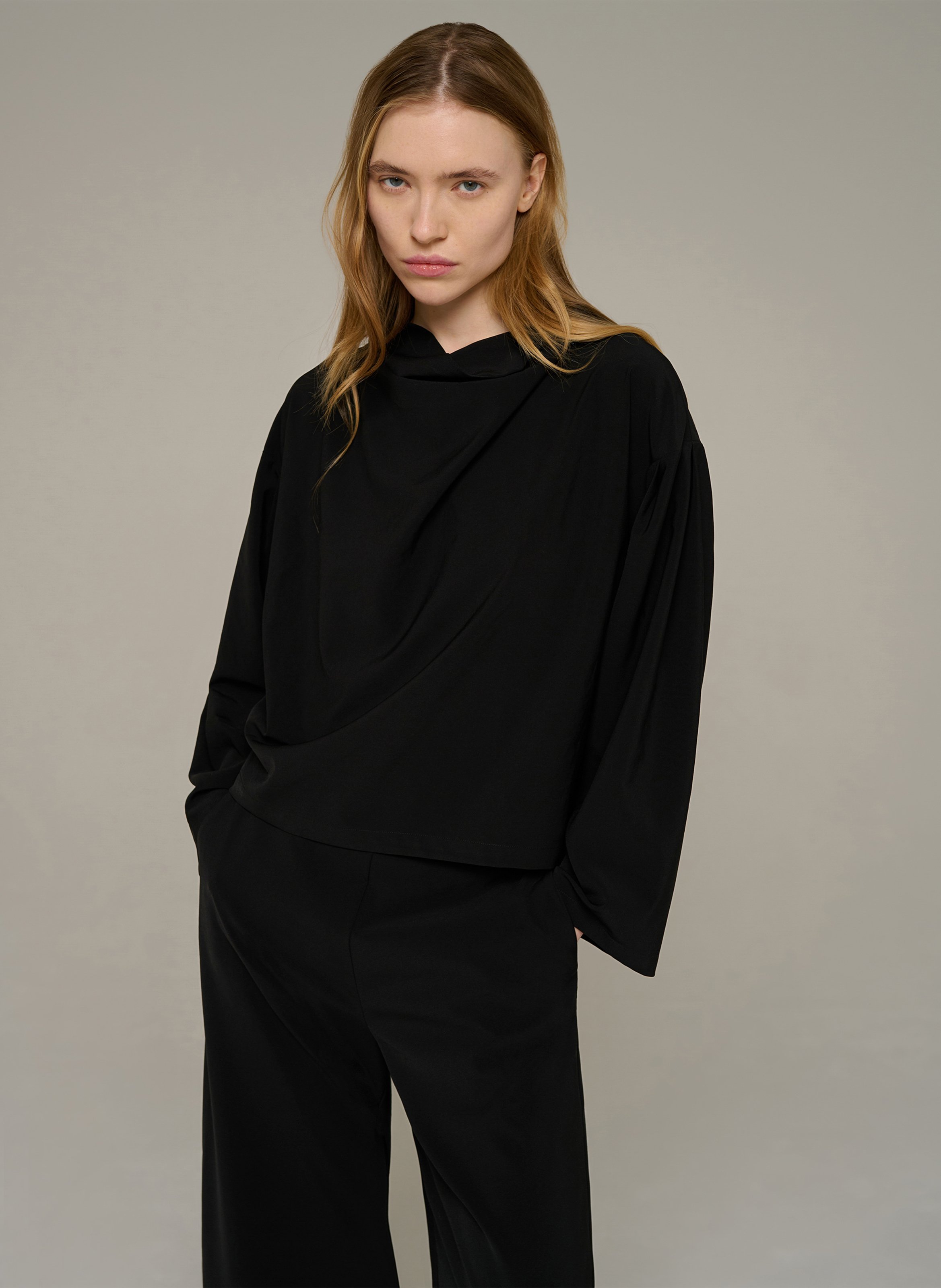 Weite Bluse mit langen Ärmeln COTELAC Schwarz