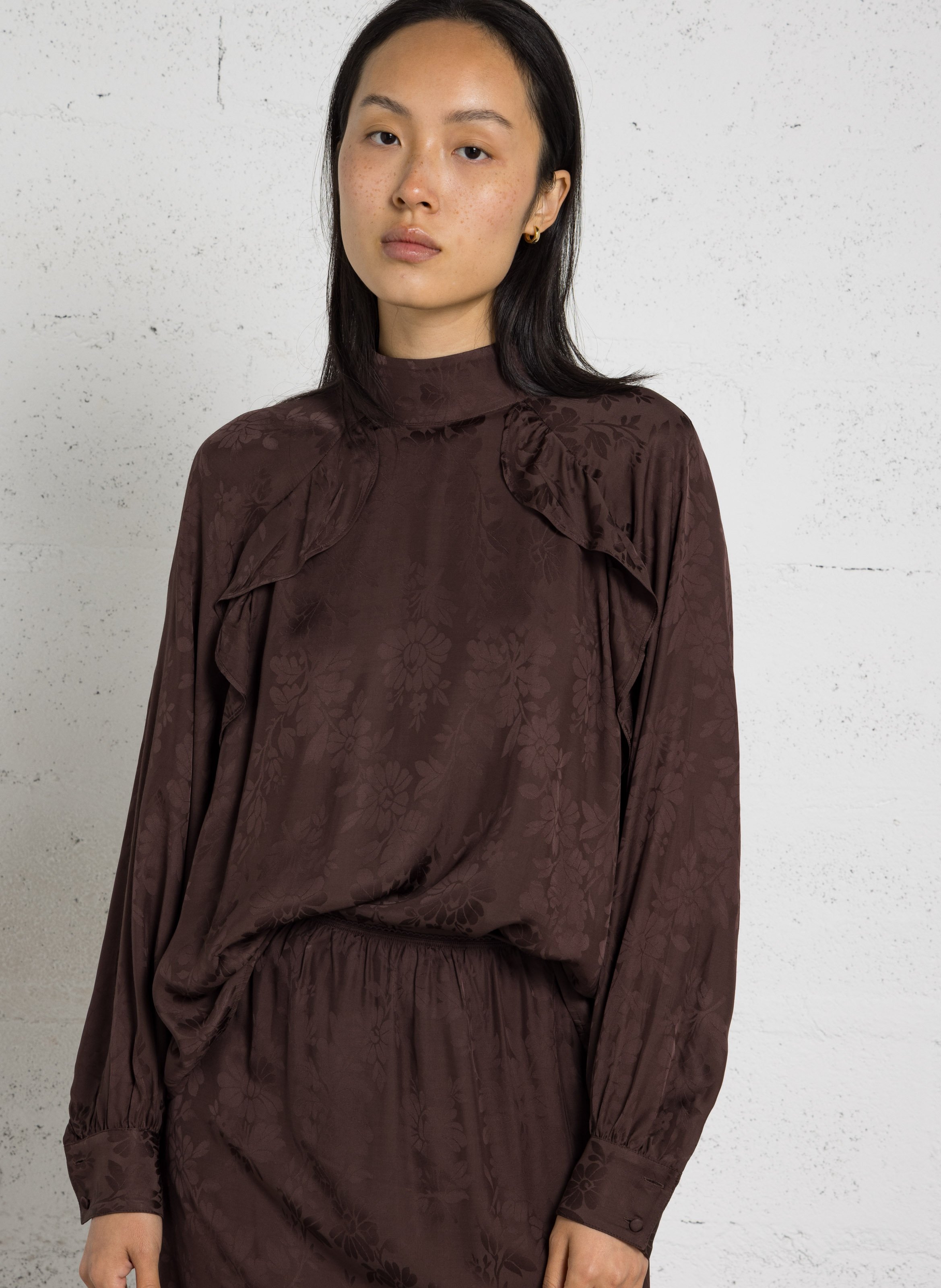 Bluse mit geschlossenem Kragen aus Satinjacquard PETITE MENDIGOTE Braun