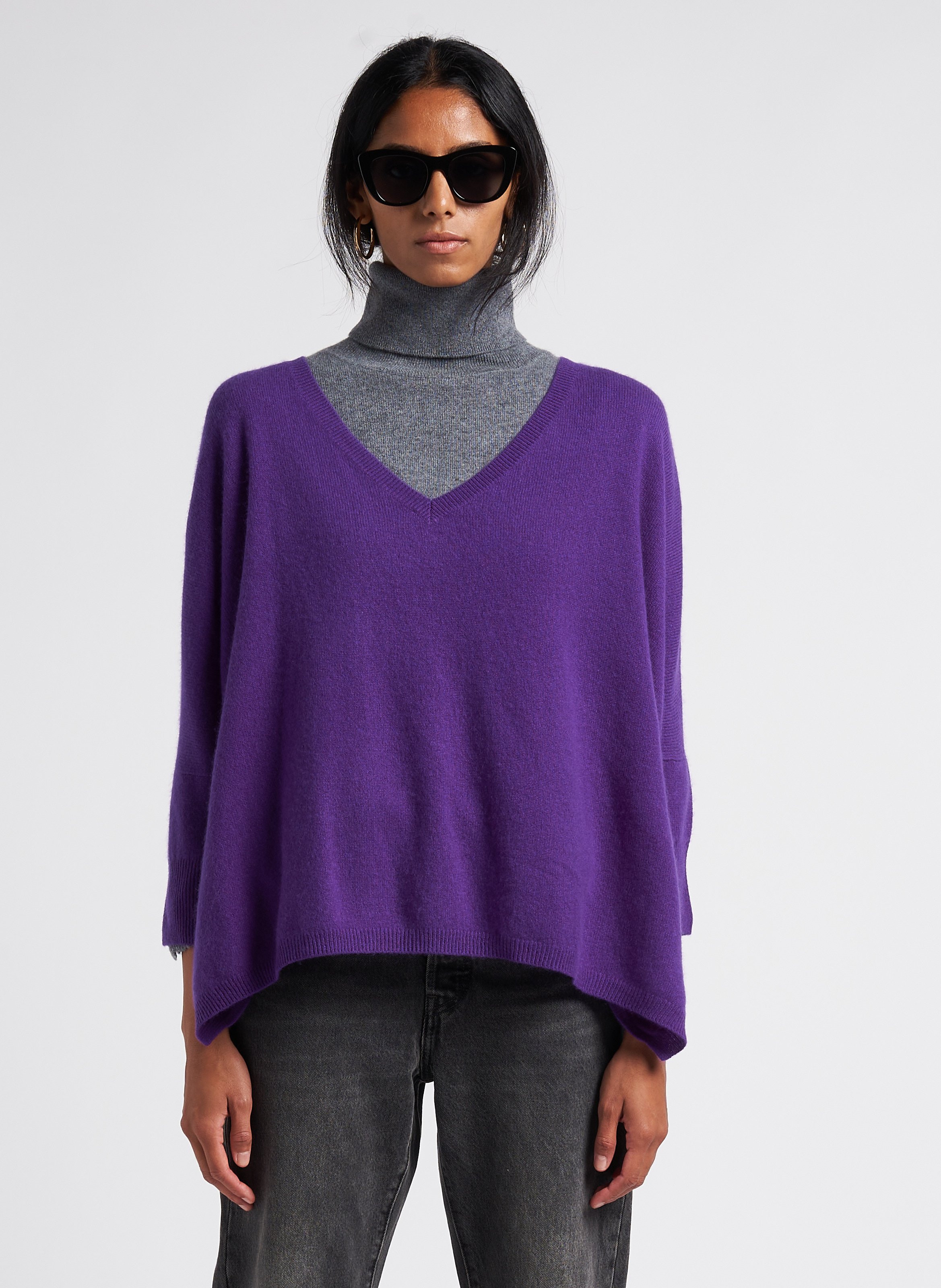 Oversized V-neck Cashmere Sweater Deep Purple Kujten - Women | Place des  Tendances