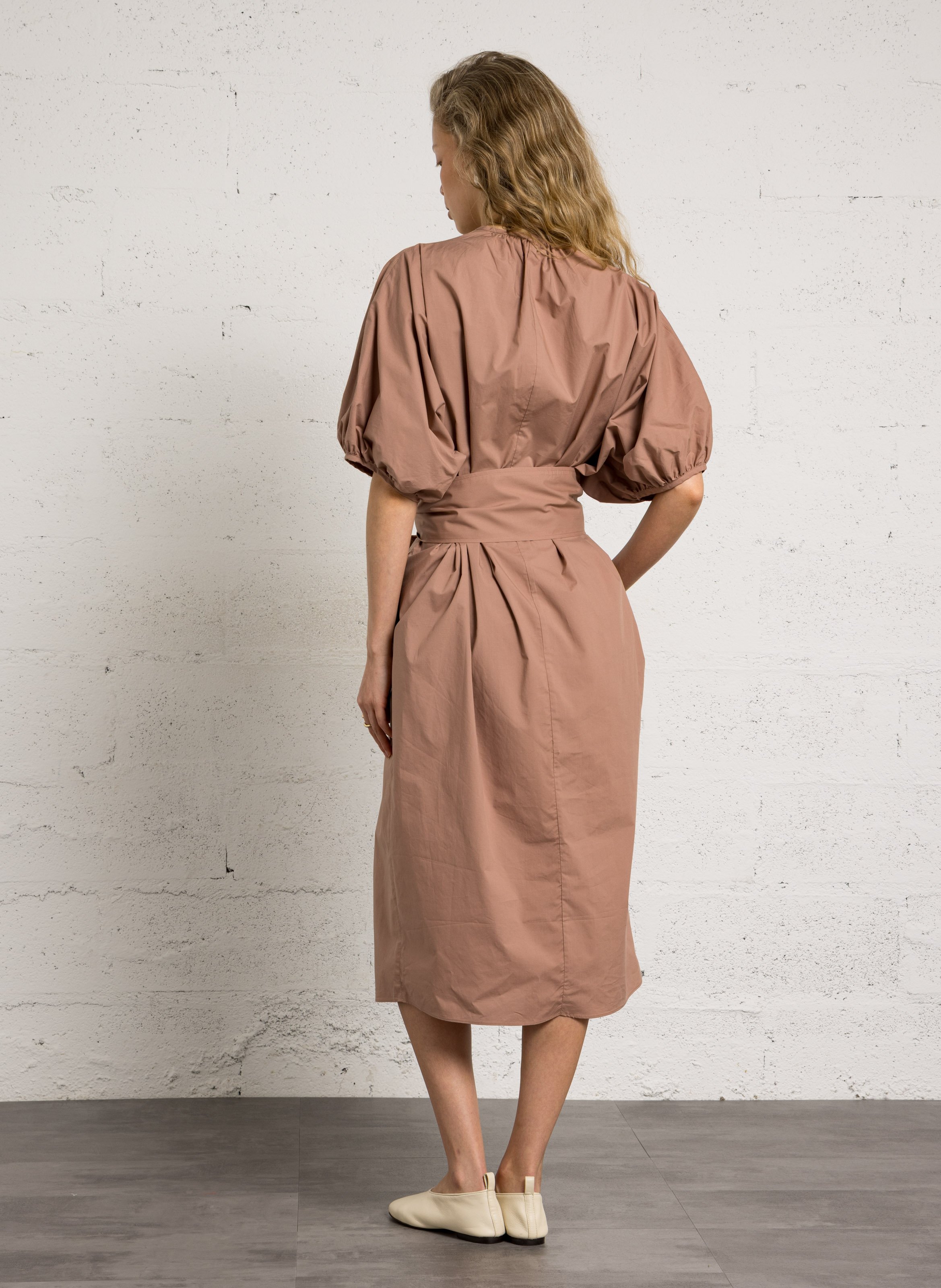 Lange jurk met V-hals van biologisch katoen SOEUR Roze