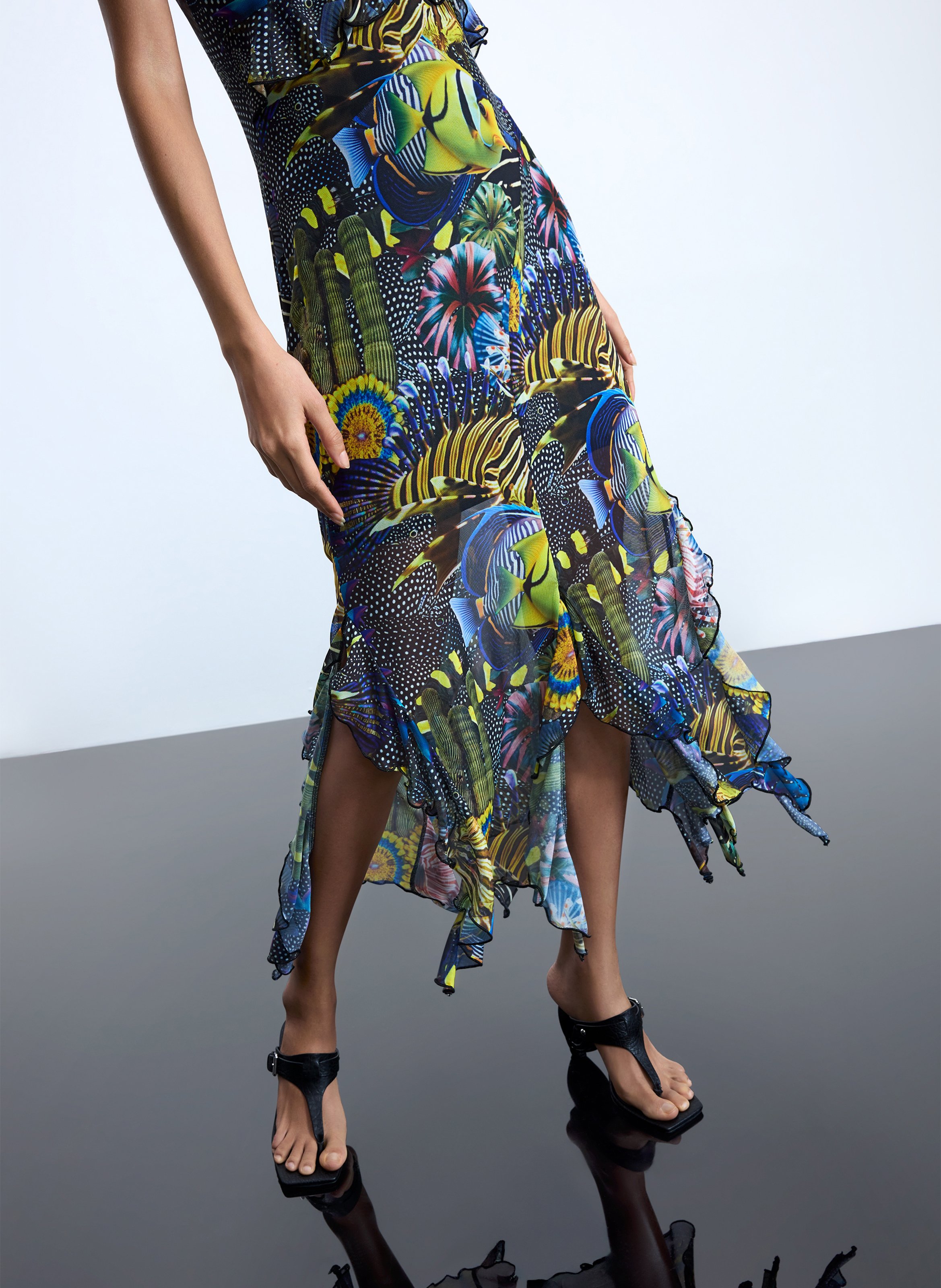 Robe courte asymétrique imprimée col v DESIGUAL Noir