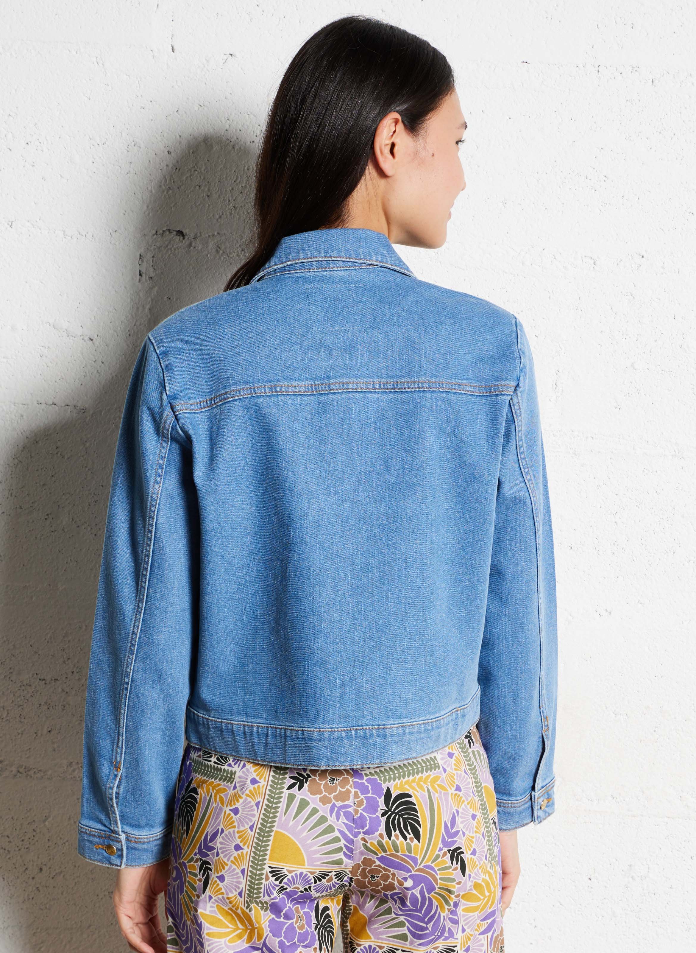Short buttoned denim jacket I CODE Blue