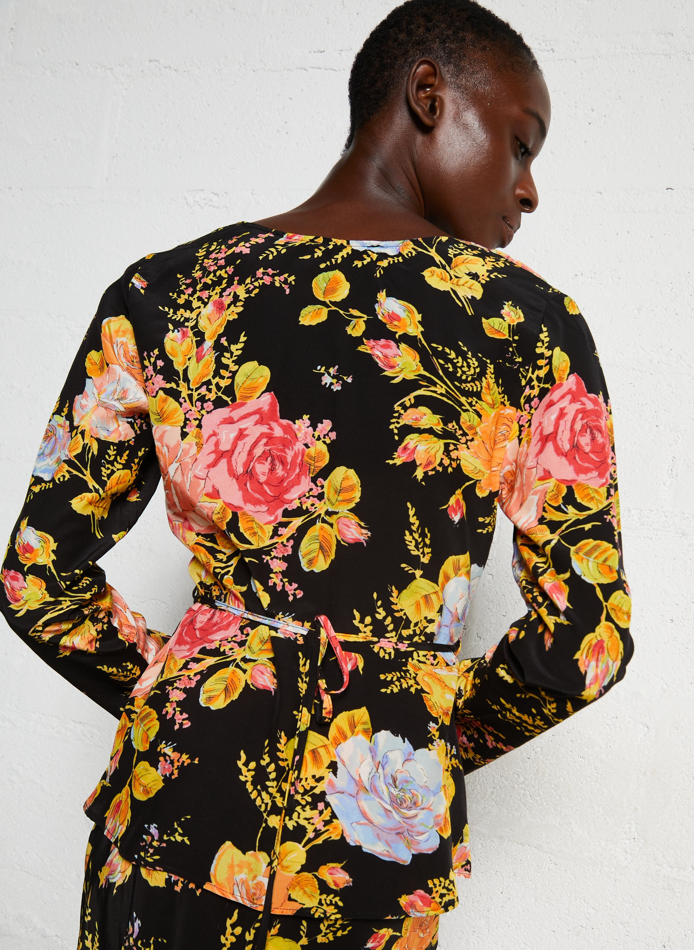 Blouse cintrée col V imprimé NEVER FULLY DRESSED Noir