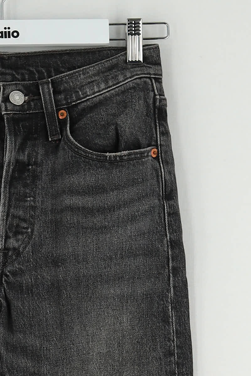 - Straight-leg jeans
- 5 pockets
- Straight cut
- Faded effect LEVI'S - Seconde main Grey