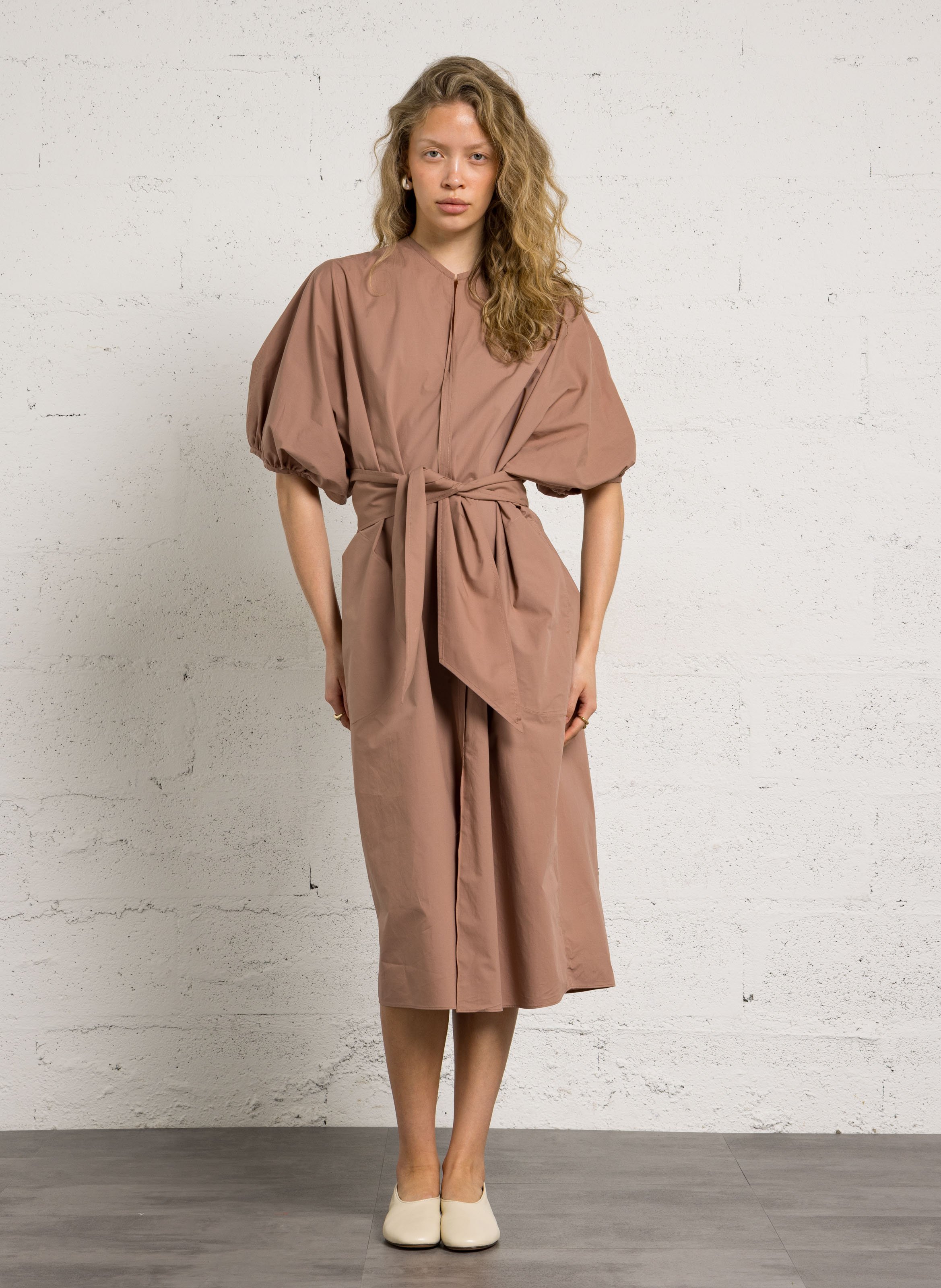 Lange jurk met V-hals van biologisch katoen SOEUR Roze