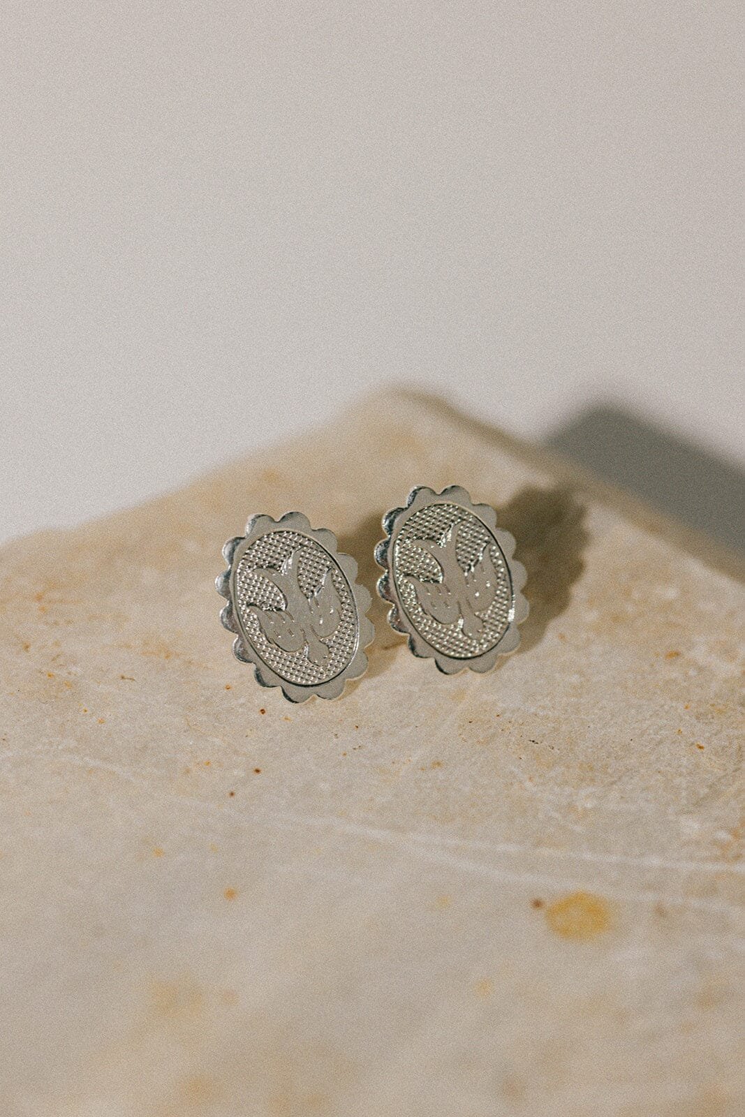 Dove-shaped gold-plated stud earrings Silver