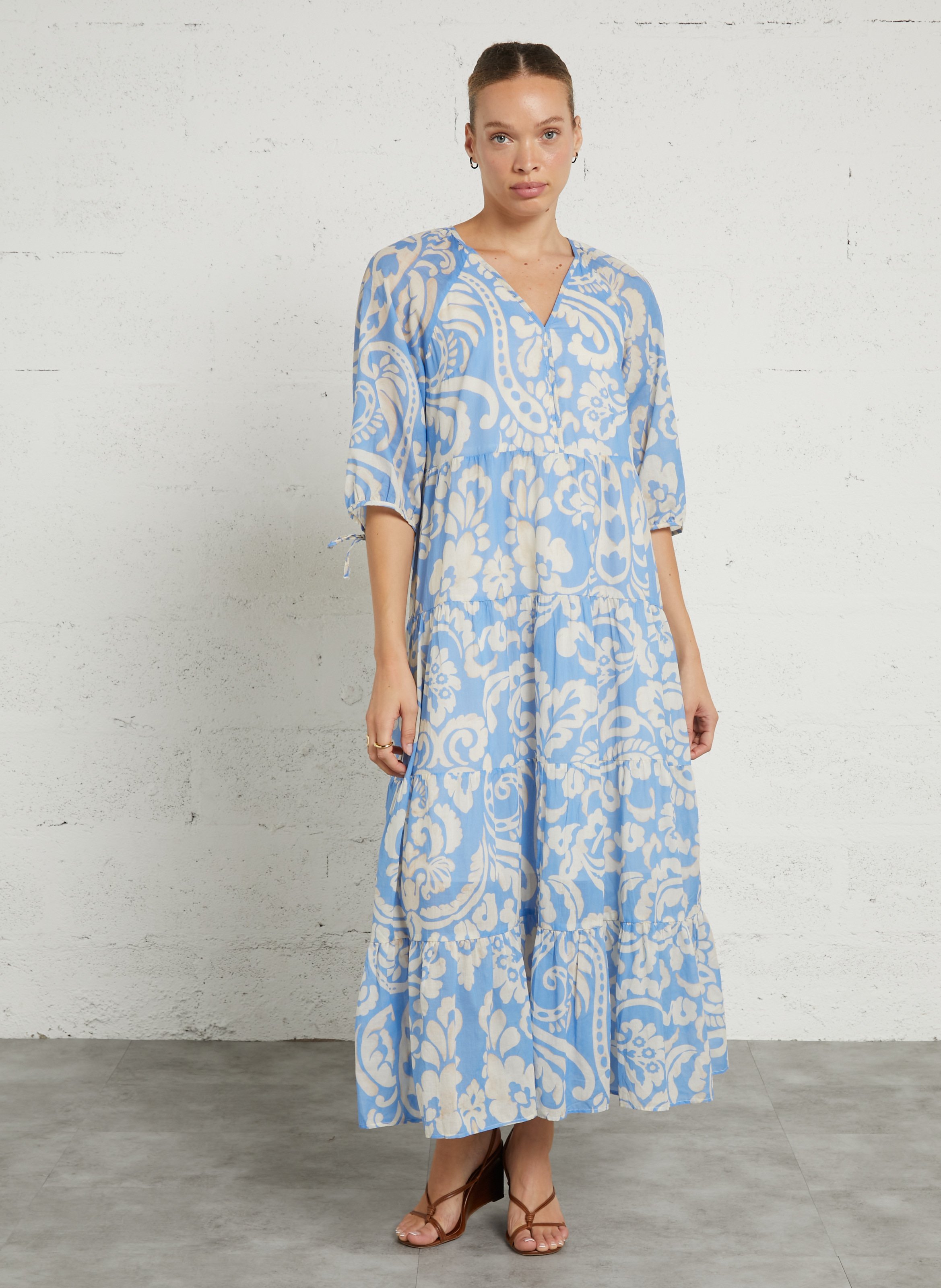 Lange, katoenen jurk met V-hals SUD EXPRESS Blauw