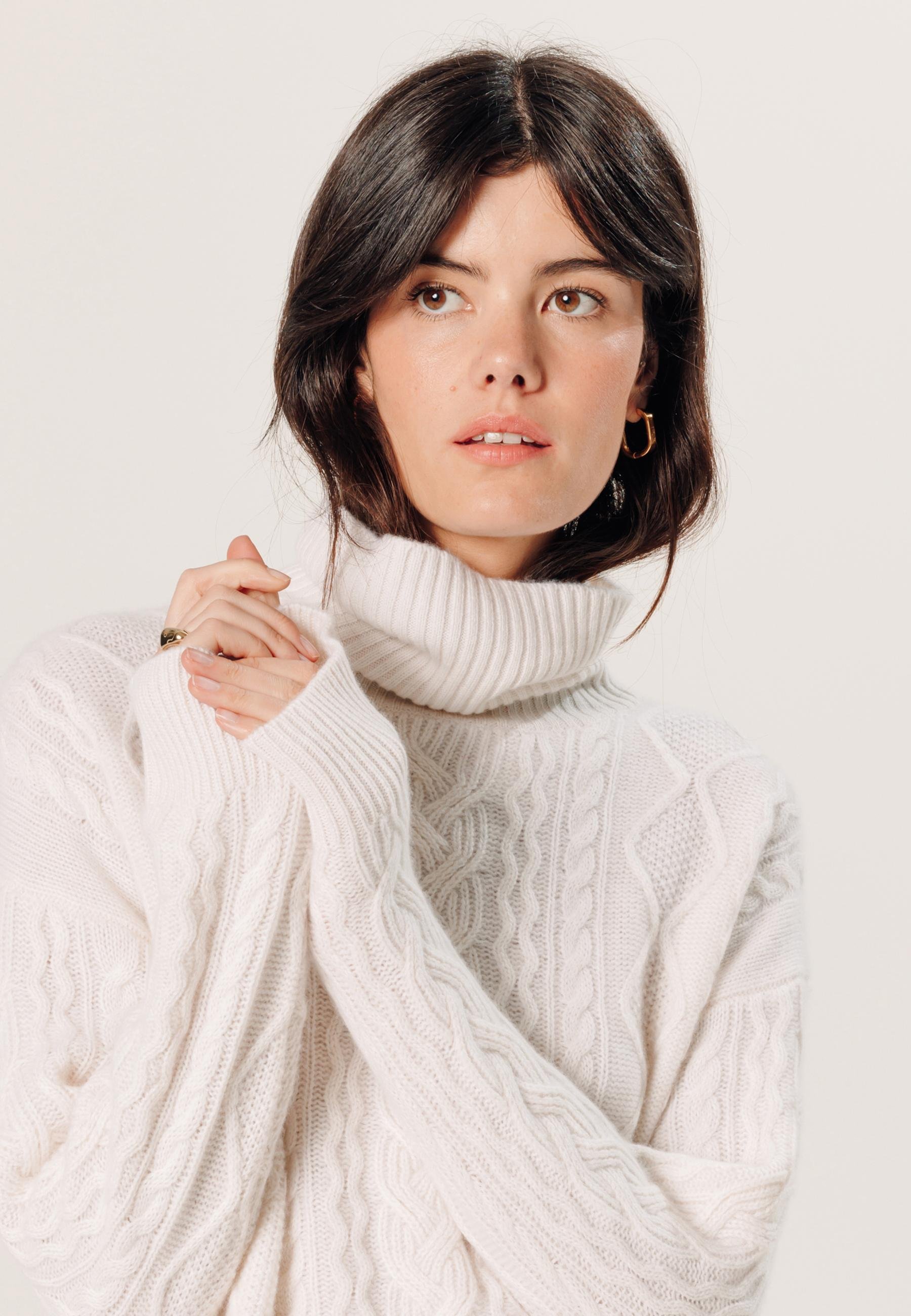 Twisted Cashmere Turtleneck Sweater RODIER White