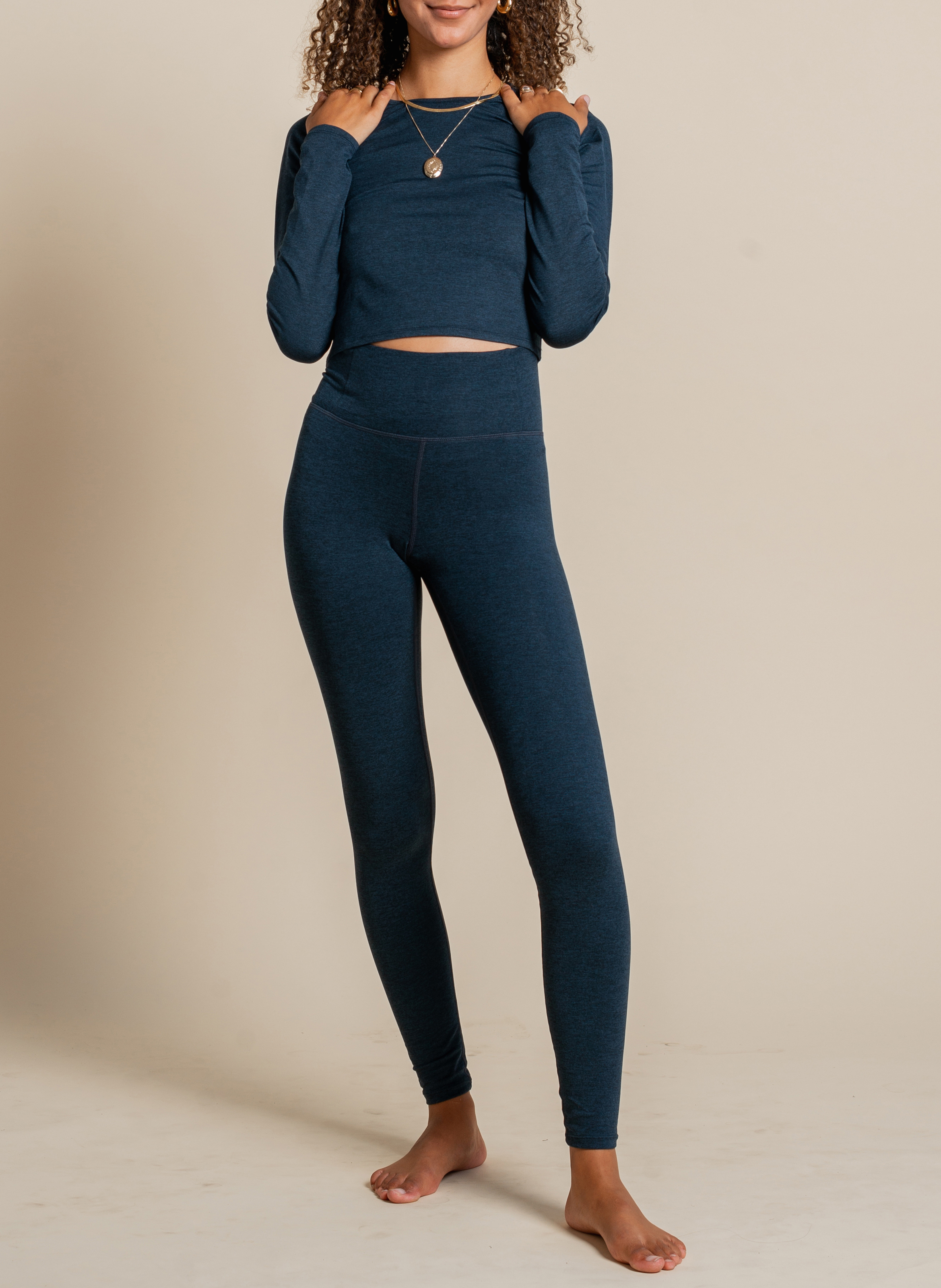 Top moulant court col rond GIRLFRIEND COLLECTIVE Bleu