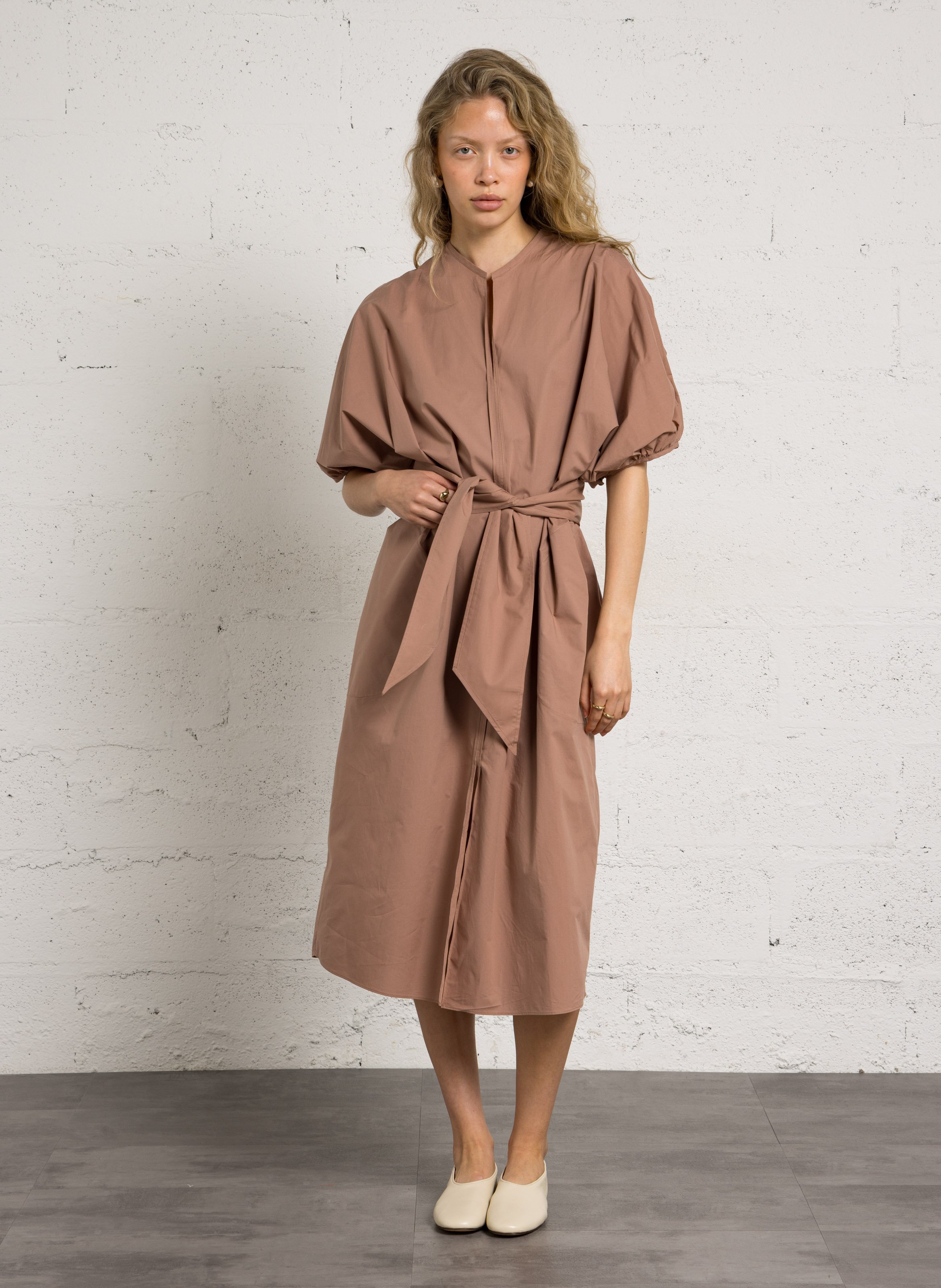 Lange jurk met V-hals van biologisch katoen SOEUR Roze