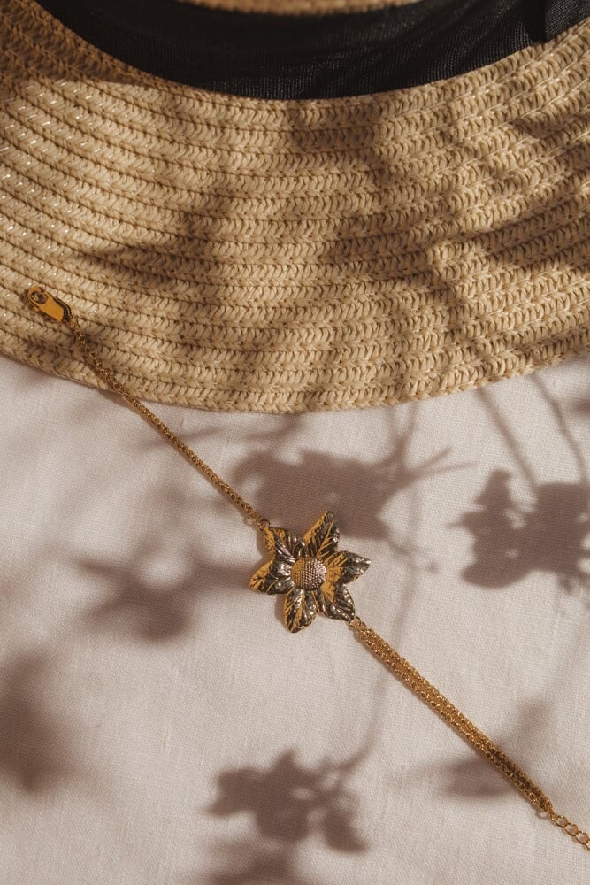 Silver plated flower bracelet Golden