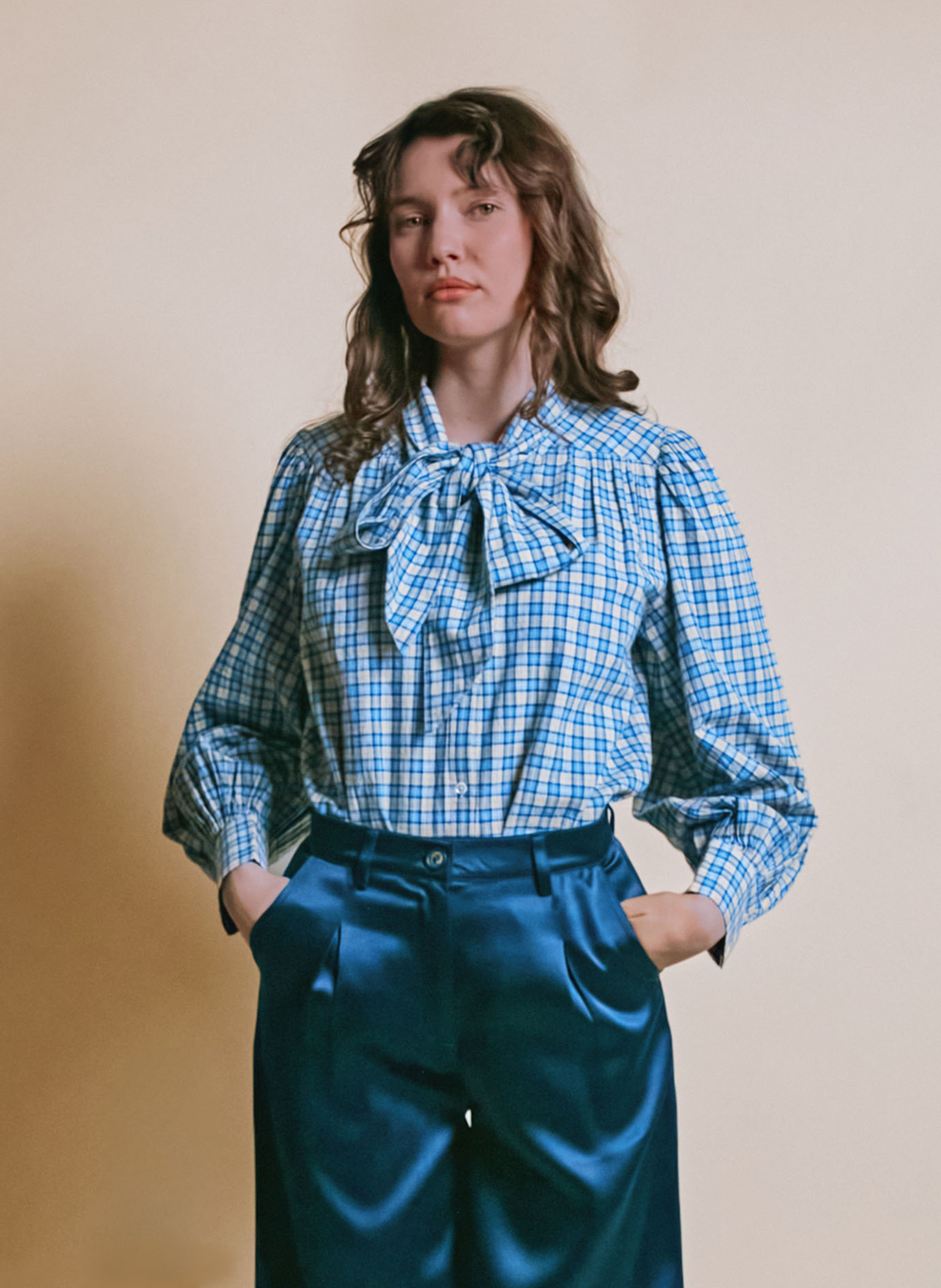 Bluse mit Lavallière-Kragen aus Baumwolle EMILE ET IDA Blau