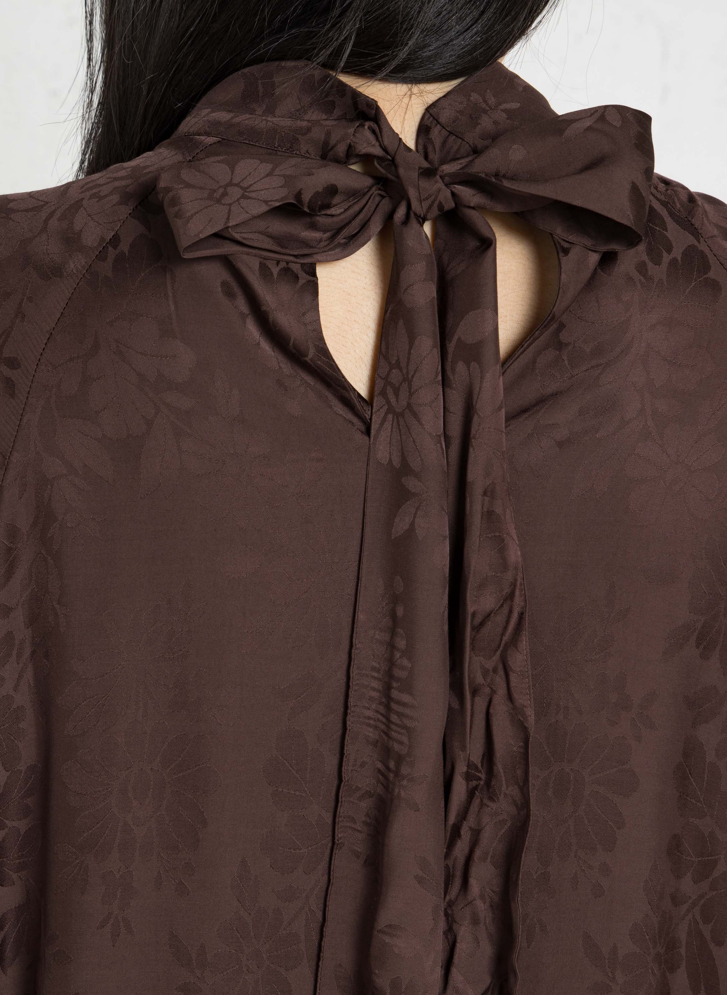 Bluse mit geschlossenem Kragen aus Satinjacquard PETITE MENDIGOTE Braun