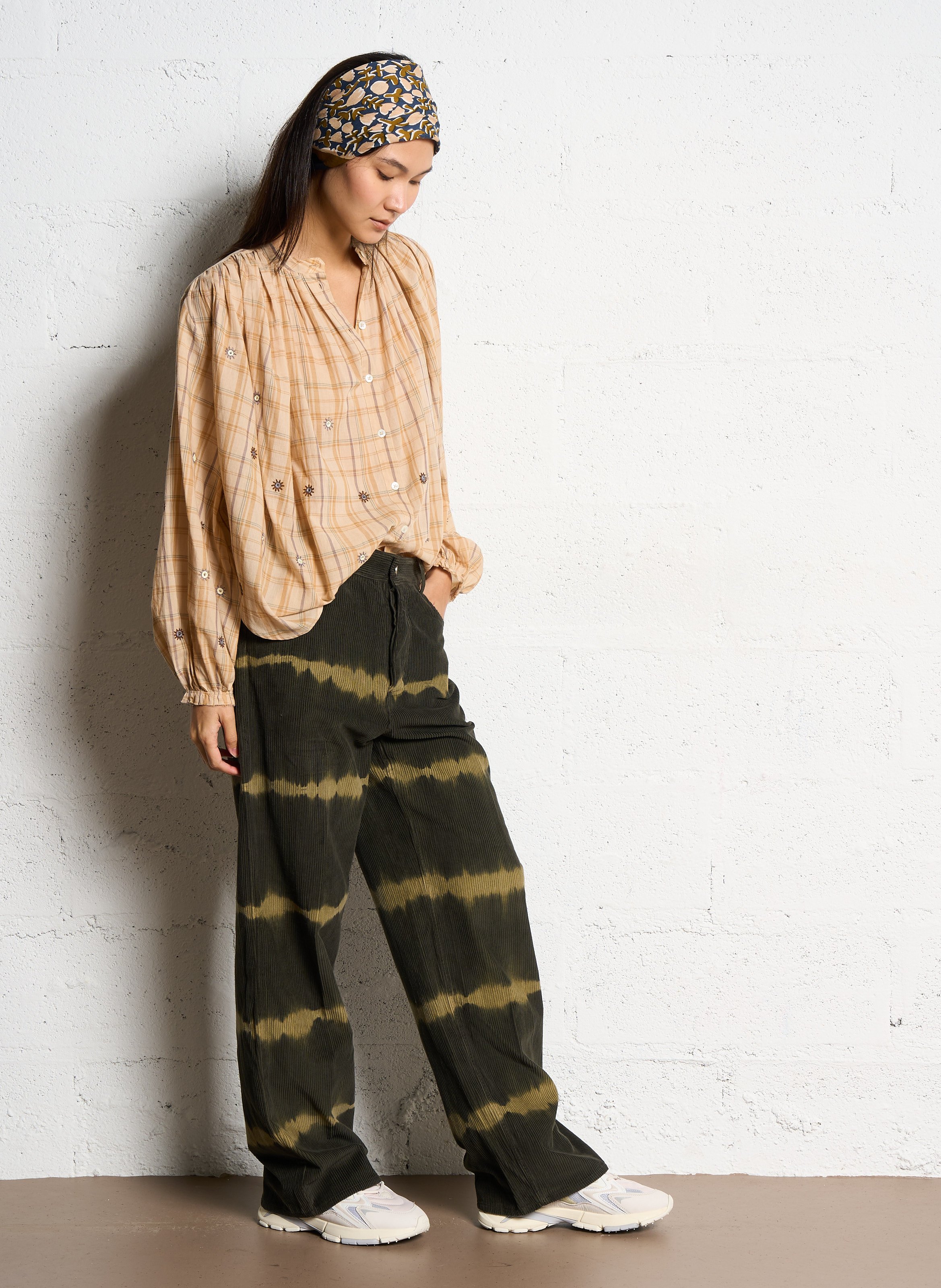 Pantalon large en velours côtelé Kaki