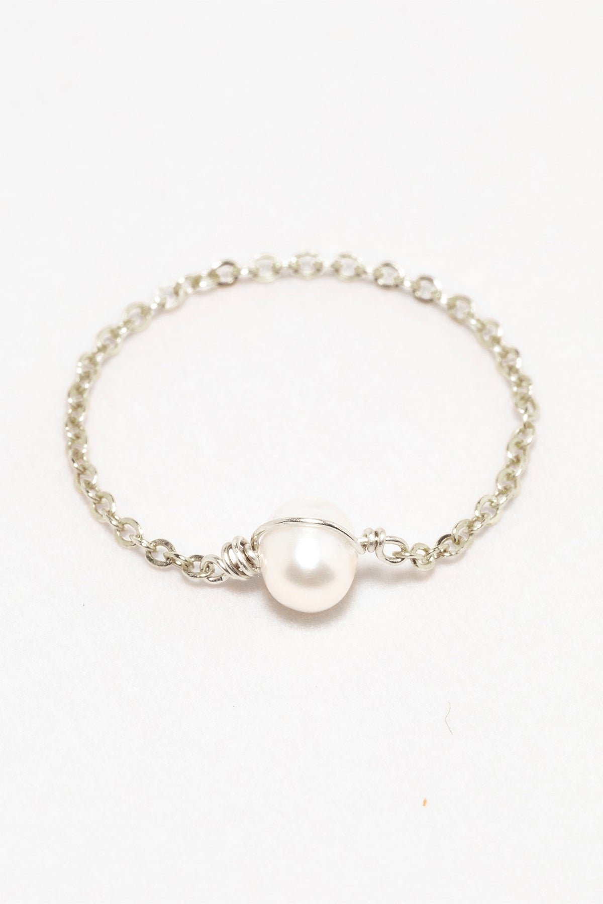 Silver chain pearl ring YAY White