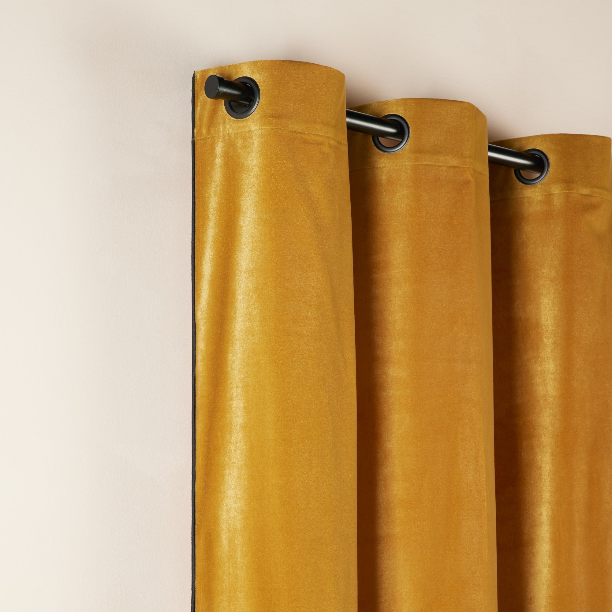 Curtain with black eyelets MADURA Yellow