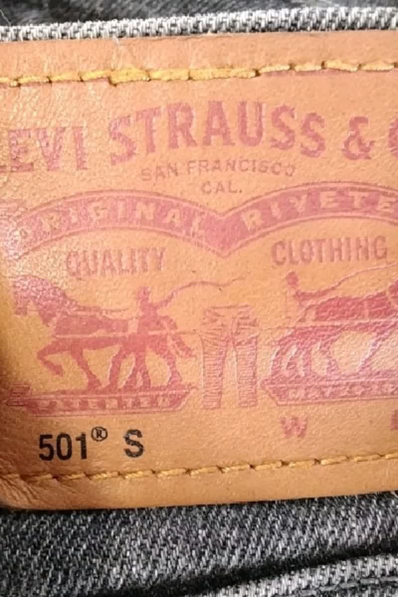 - Straight-leg jeans
- 5 pockets
- Straight cut
- Faded effect LEVI'S - Seconde main Grey