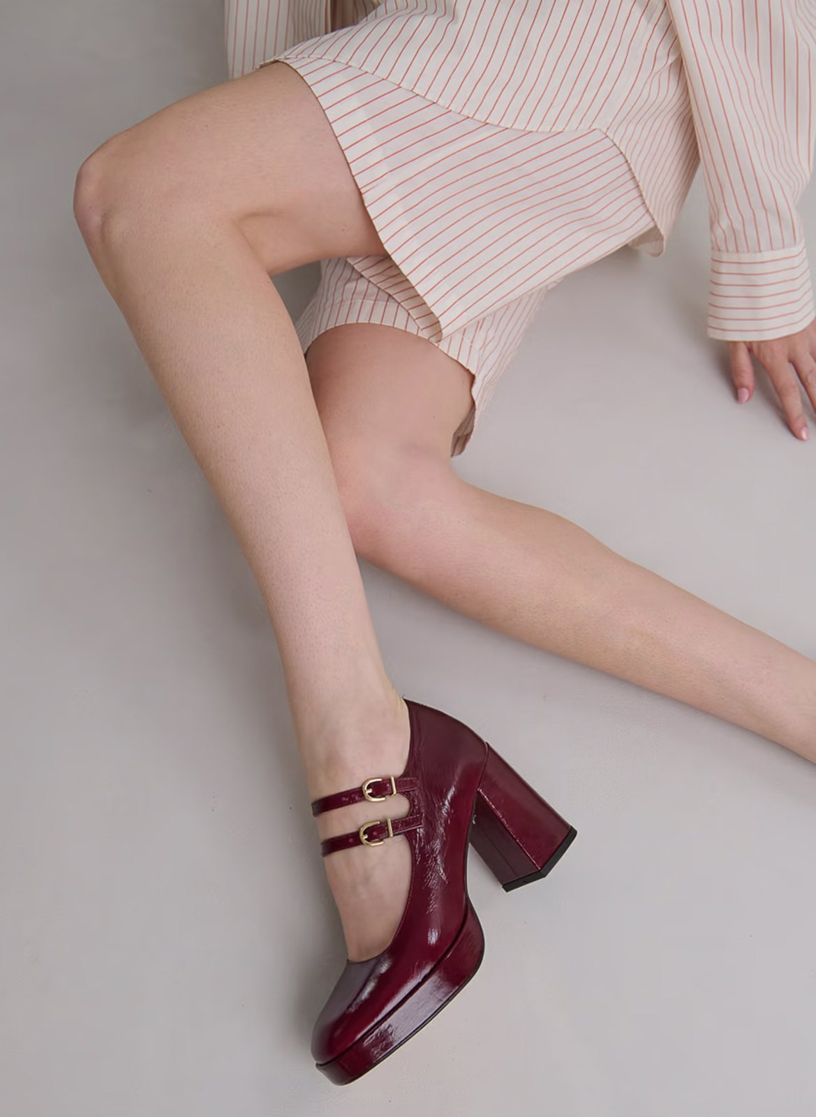 Plateau-Spangenpumps mit Doppelriemen JONAK Rot