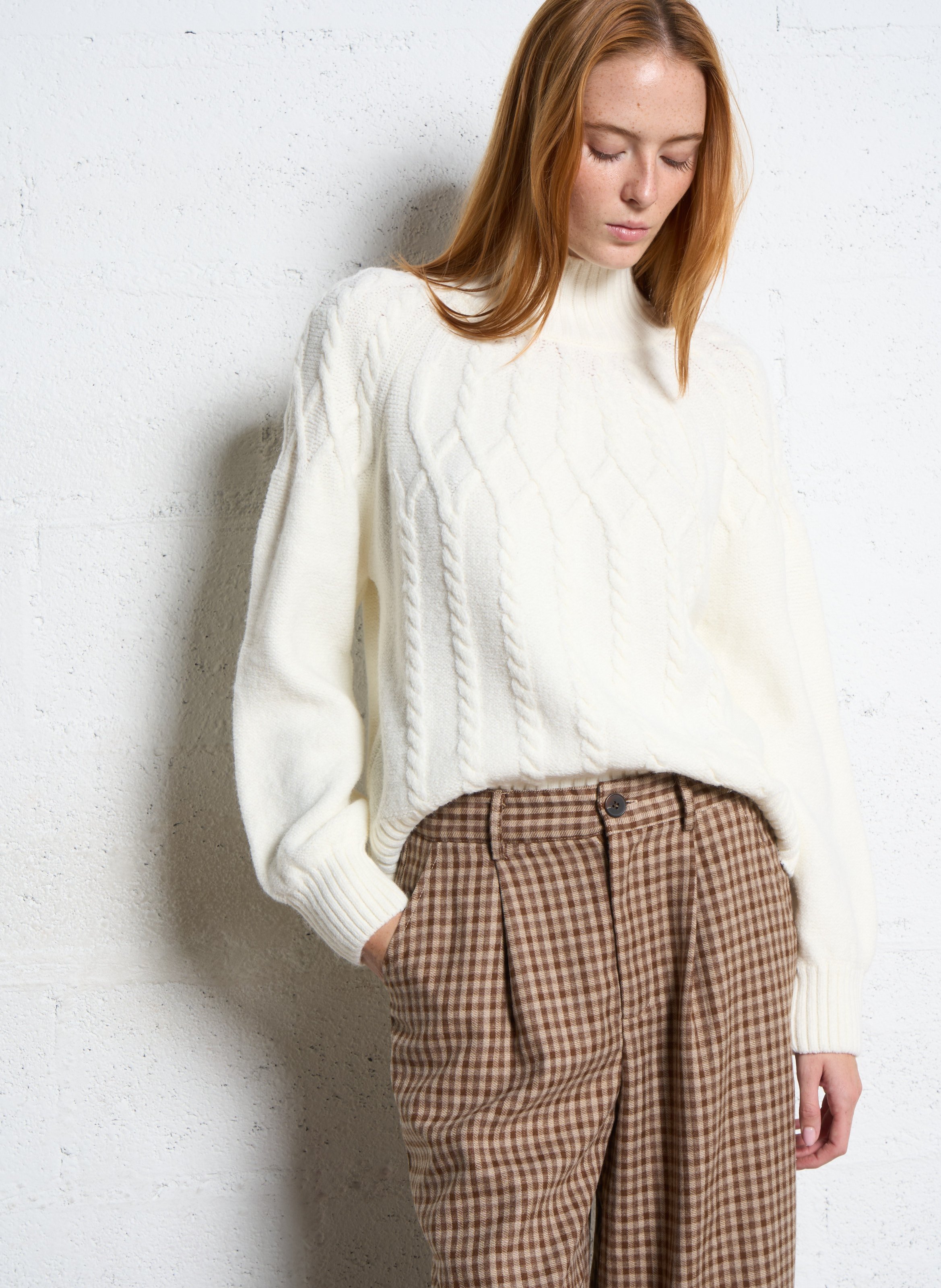 Maglione oversize a collo alto I CODE