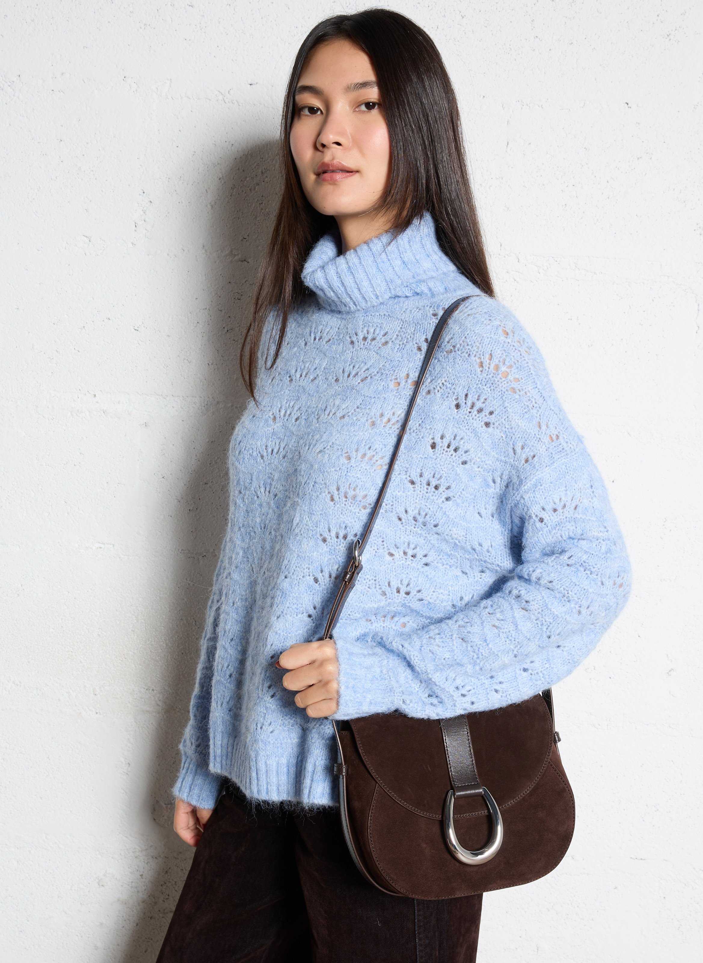 Sac bandoulière à rabat en daim STAUD Marron