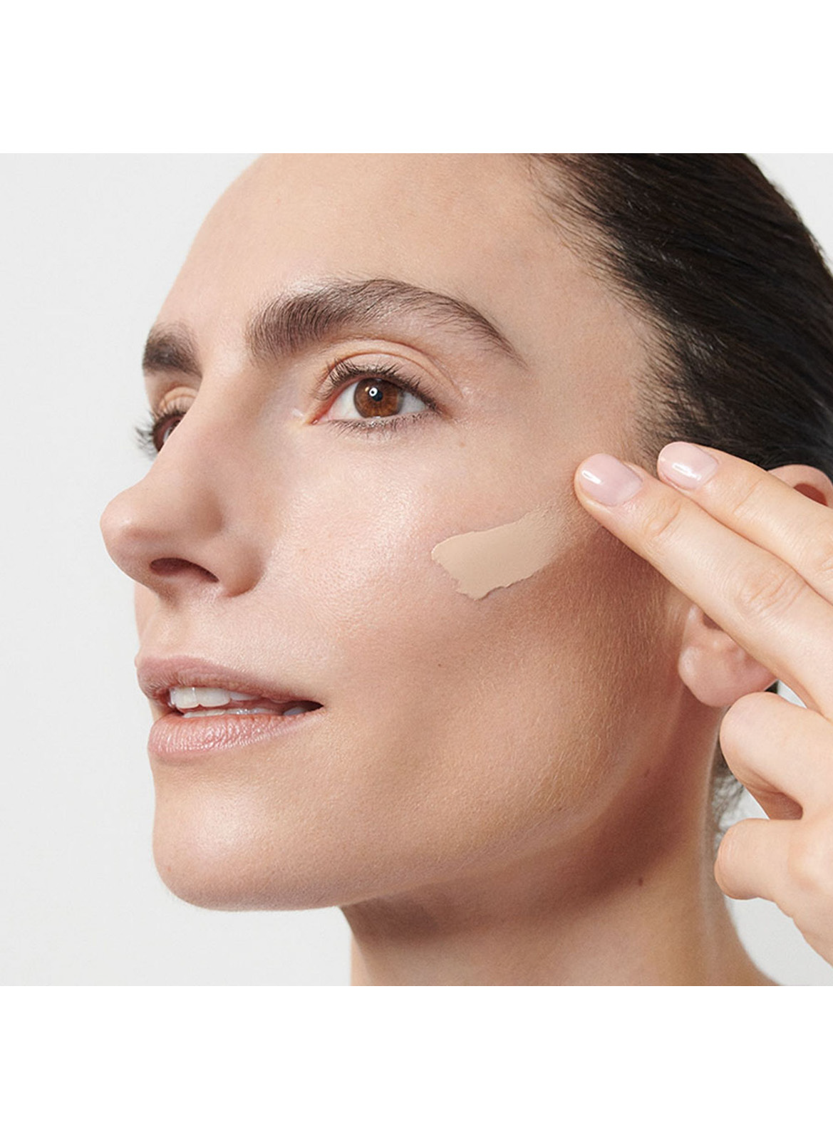 Foundation DR. HAUSCHKA 03 châtaigne