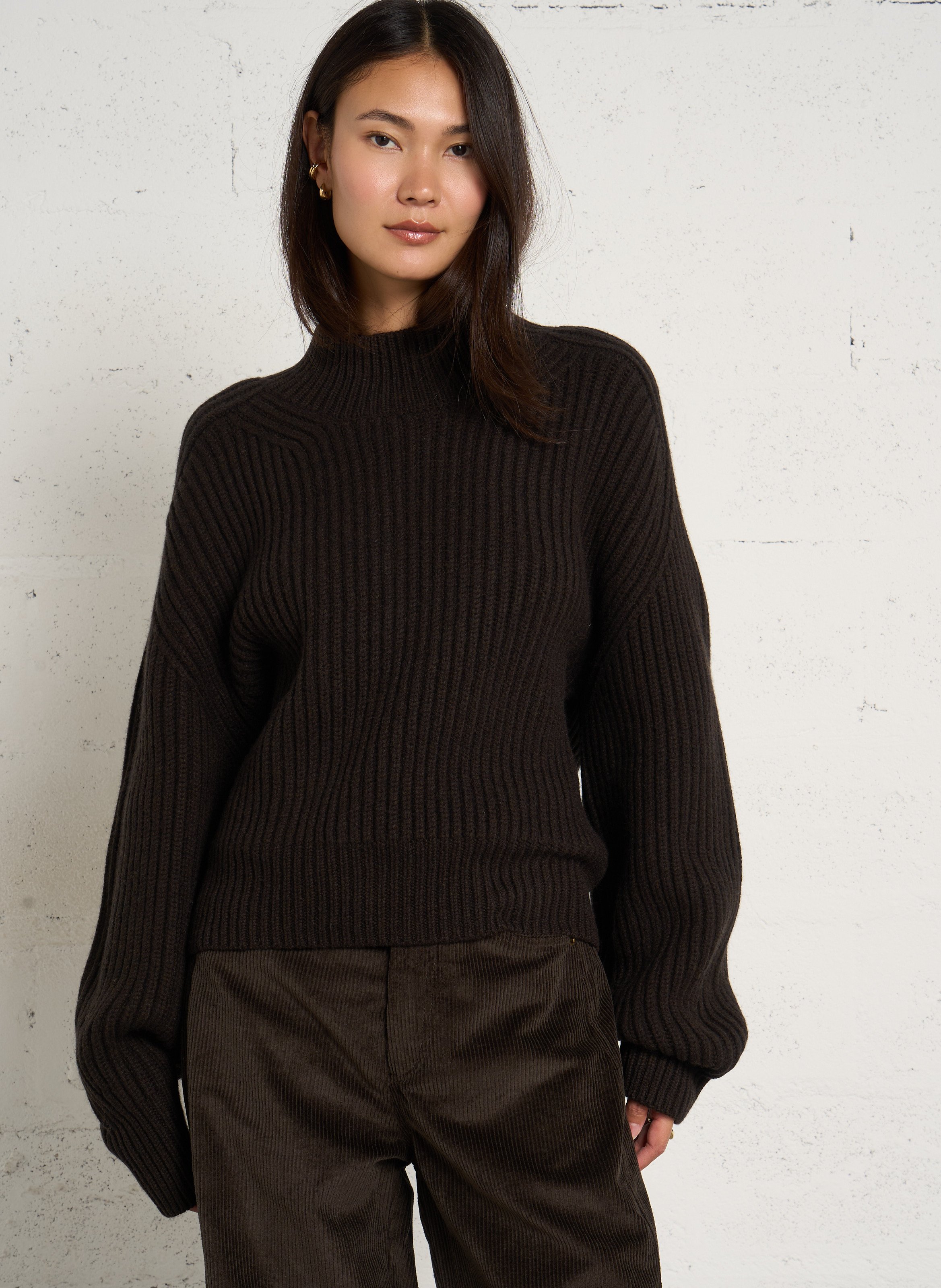 Pull oversize col montant en laine mérinos SOEUR Marron