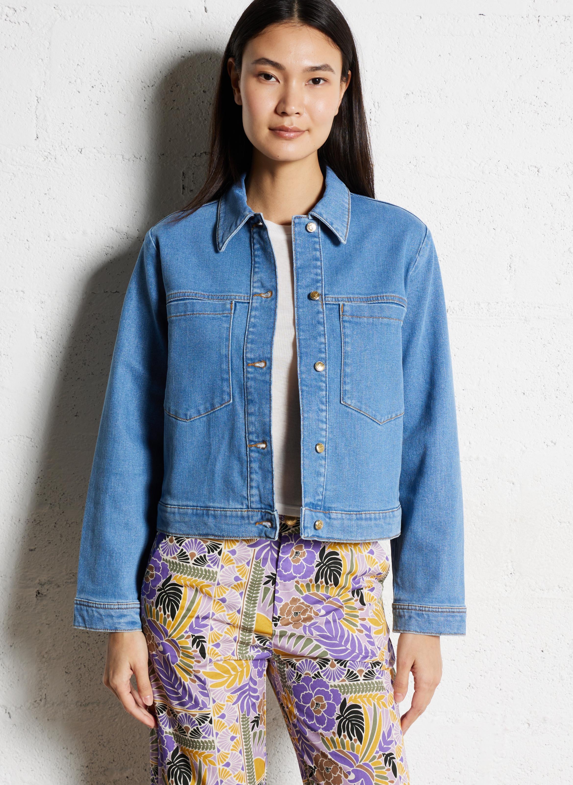 Short buttoned denim jacket I CODE Blue