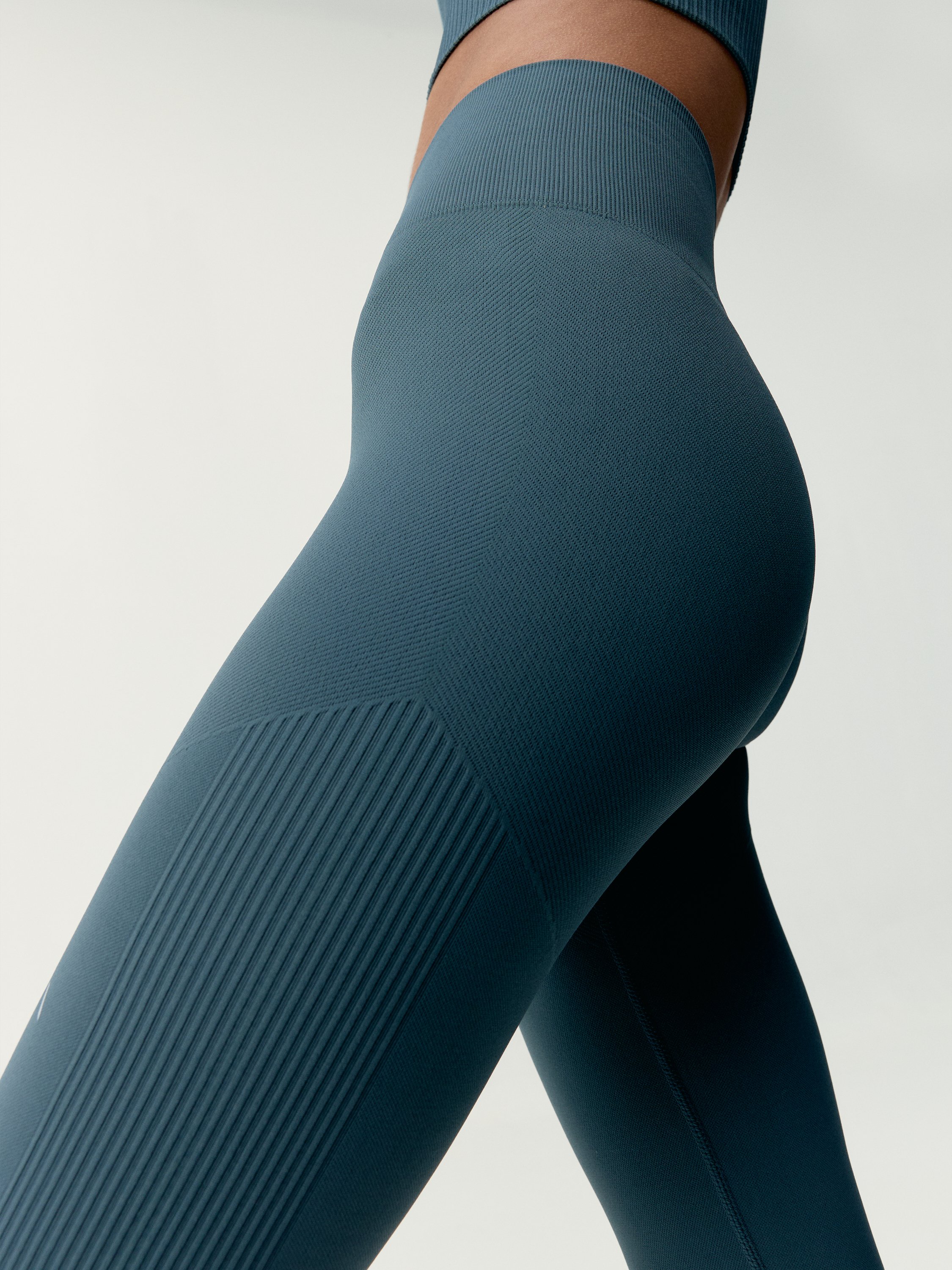 Seamless leggings BORN LIVING YOGA Blue