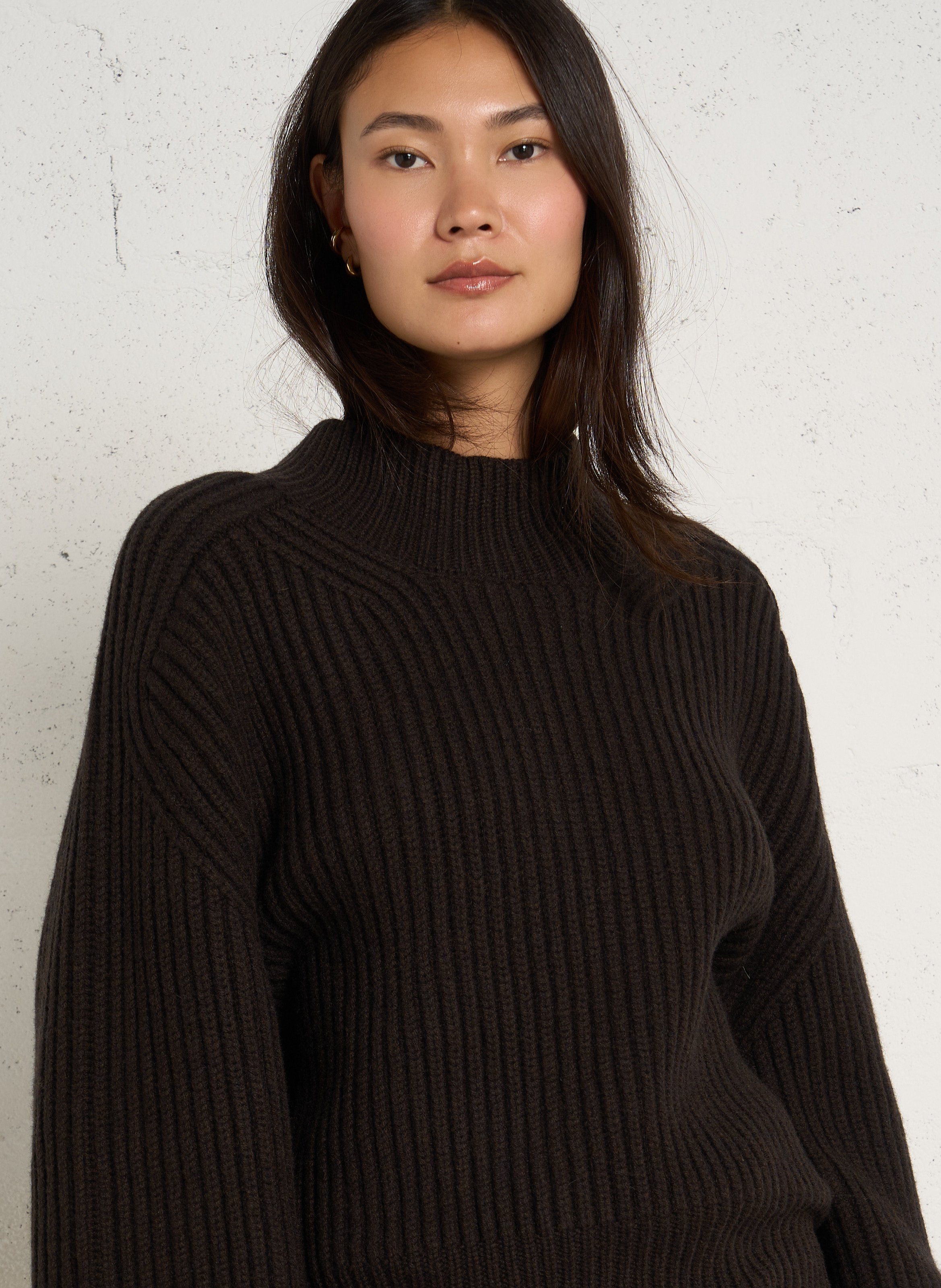 Pull oversize col montant en laine mérinos SOEUR Marron