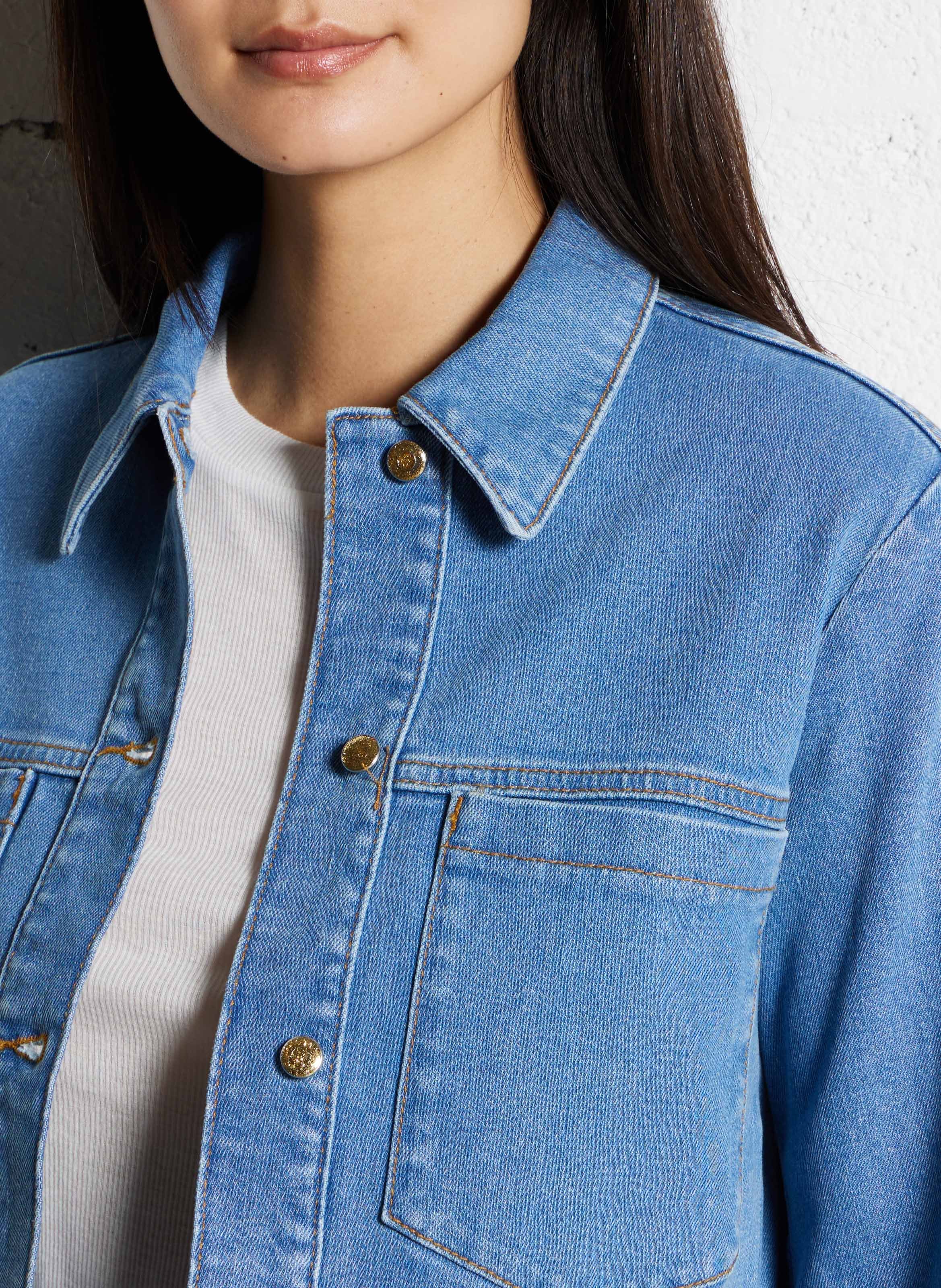 Short buttoned denim jacket I CODE Blue