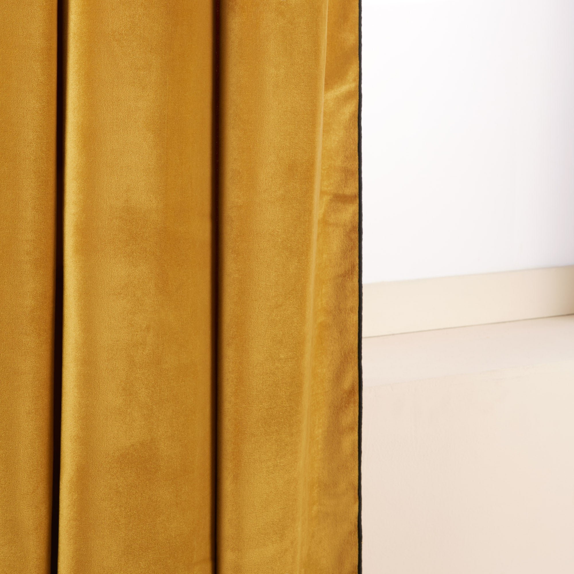 Curtain with black eyelets MADURA Yellow