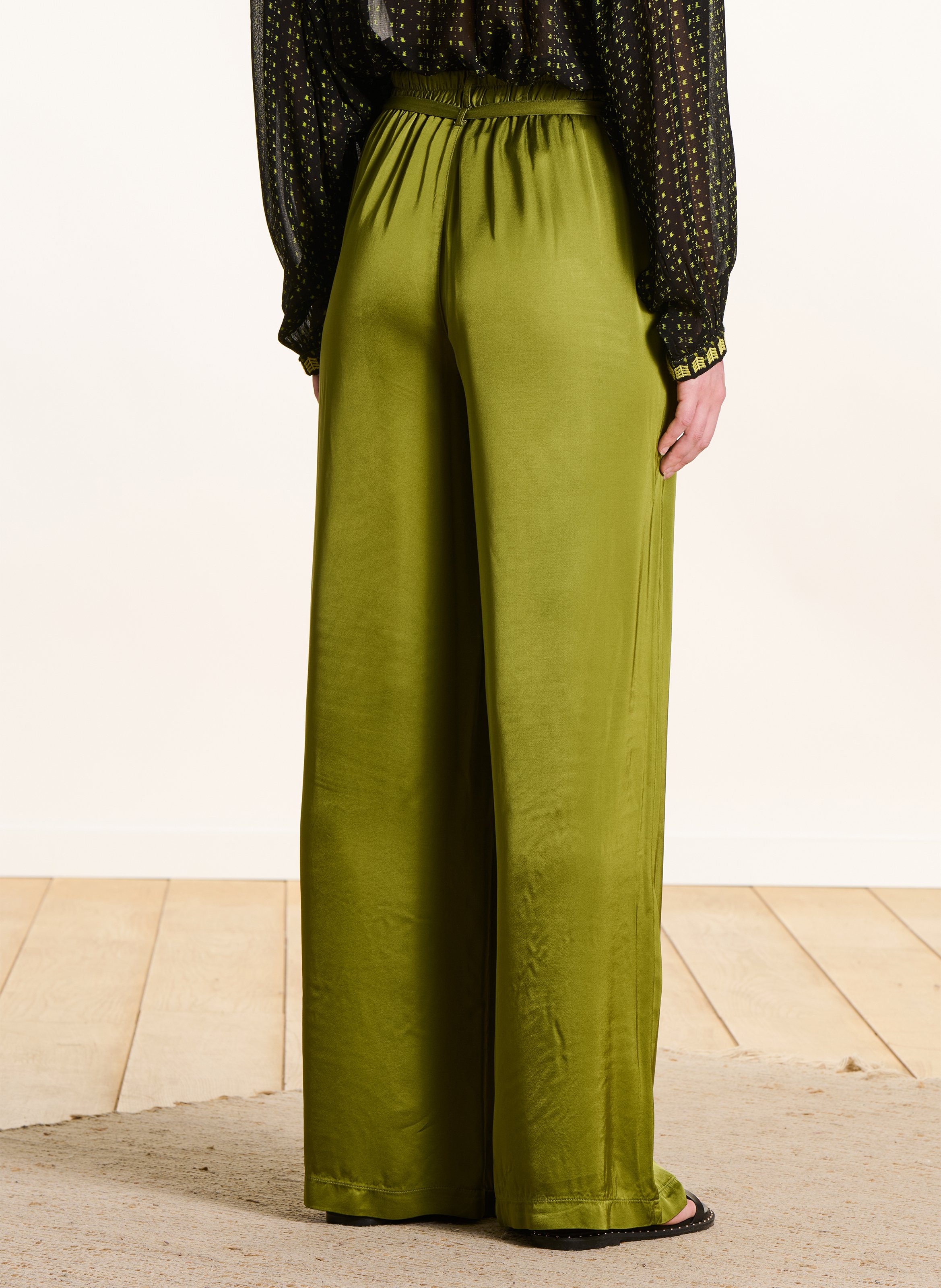 Weite Satinhose LA FEE MARABOUTEE Grun