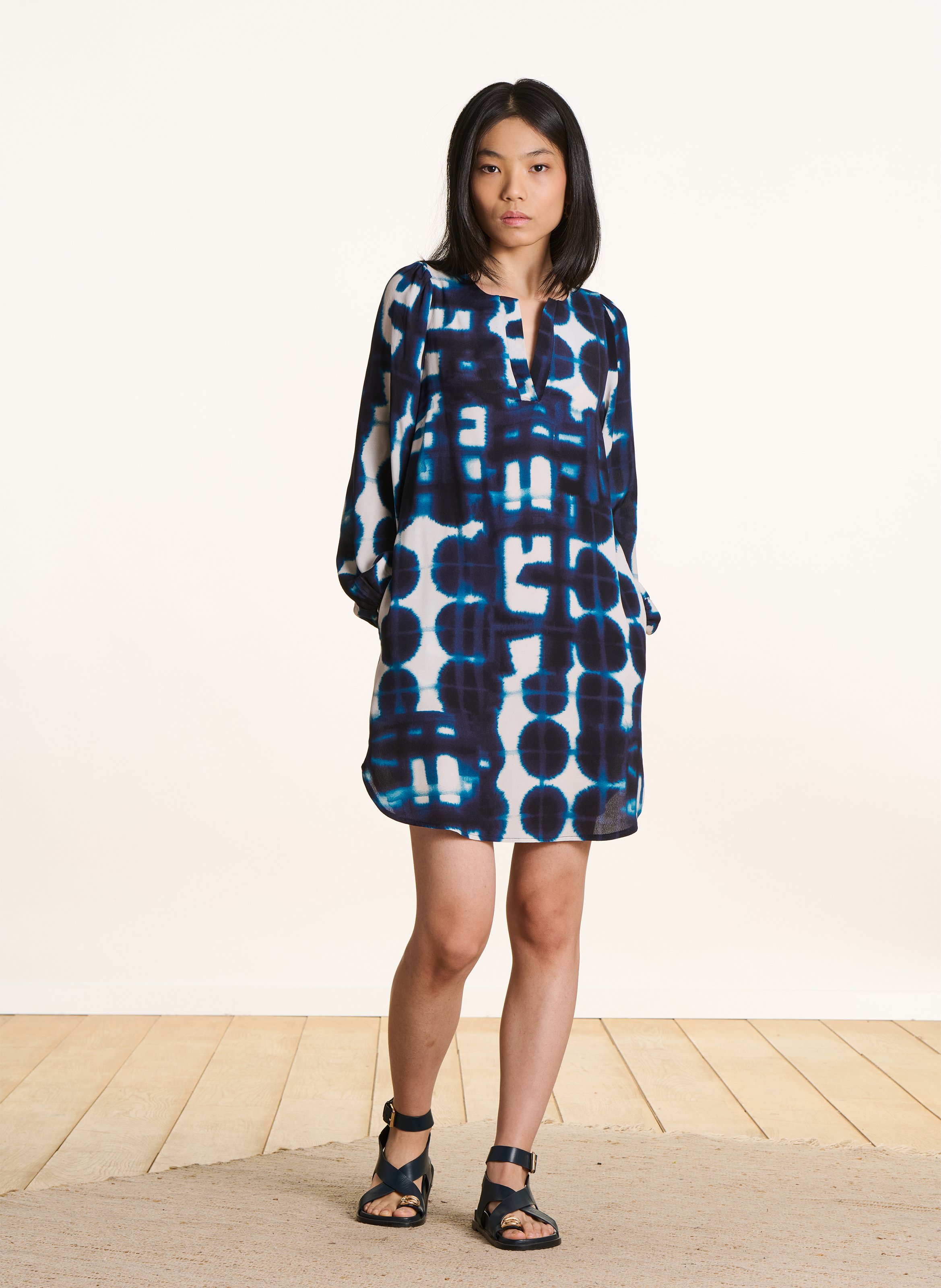 Robe courte col tunisien imprimée LA FEE MARABOUTEE Bleu