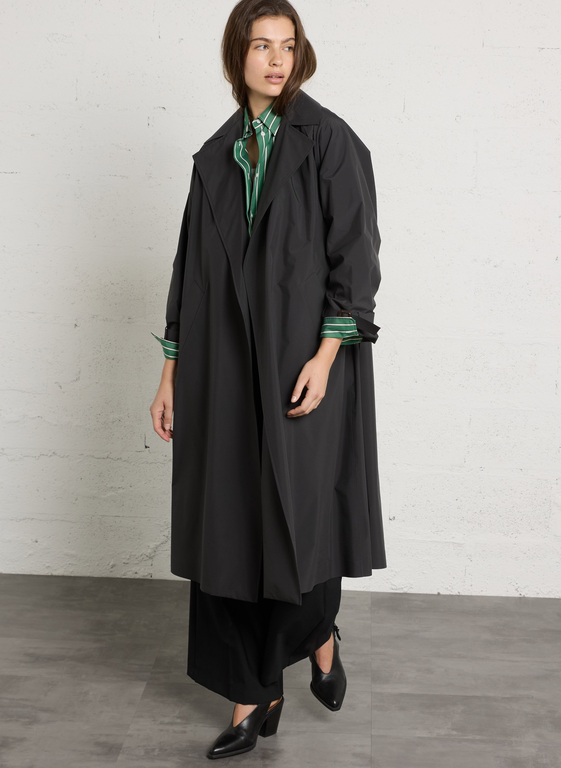 Gerade geschnittener Trenchcoat mit Reverskragen MAX MARA WEEK END Schwarz