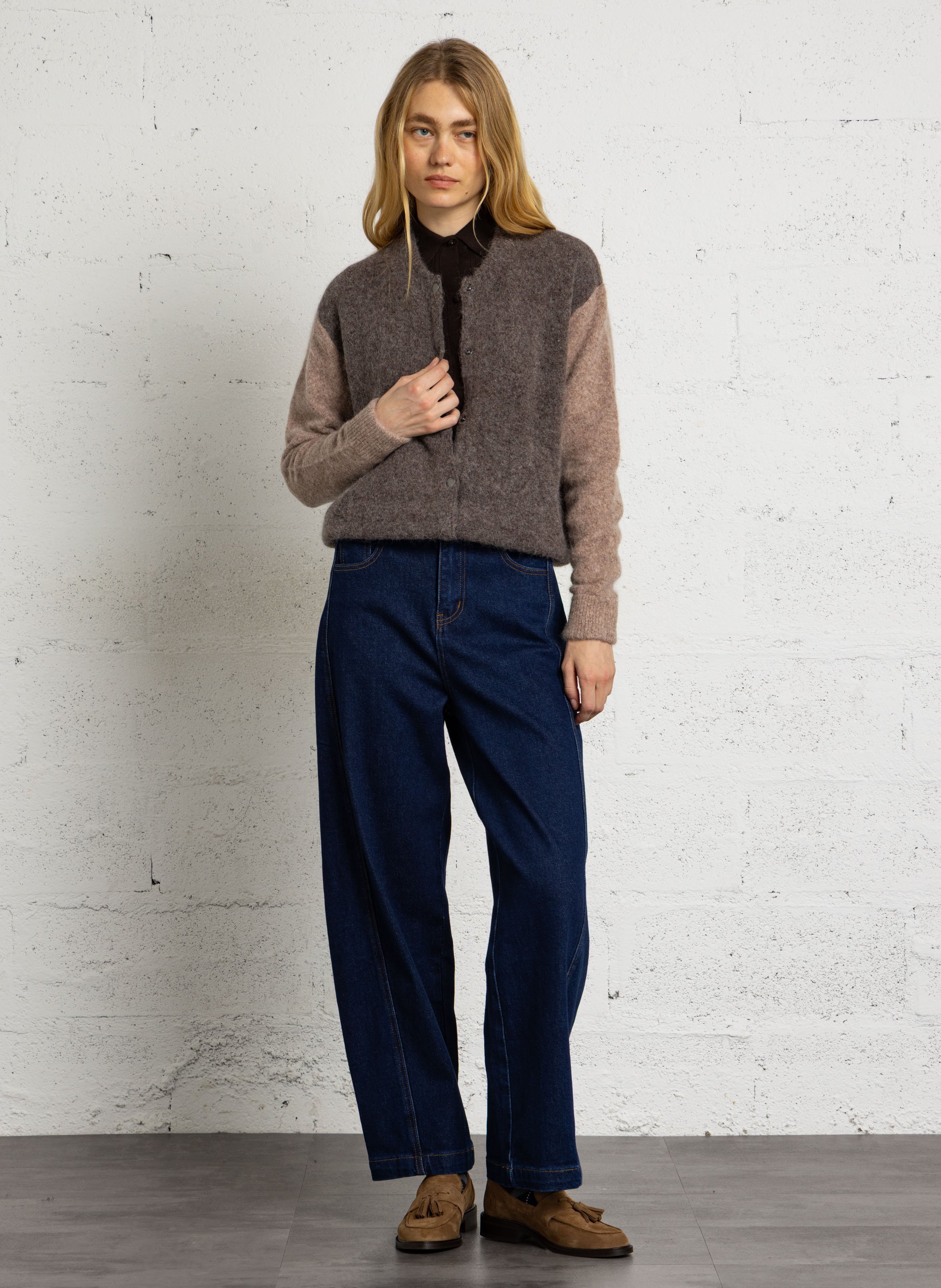 Gerade geschnittene Wollmix-Strickjacke mit Rundhalskragen MAJESTIC FILATURES Mehrfarbig