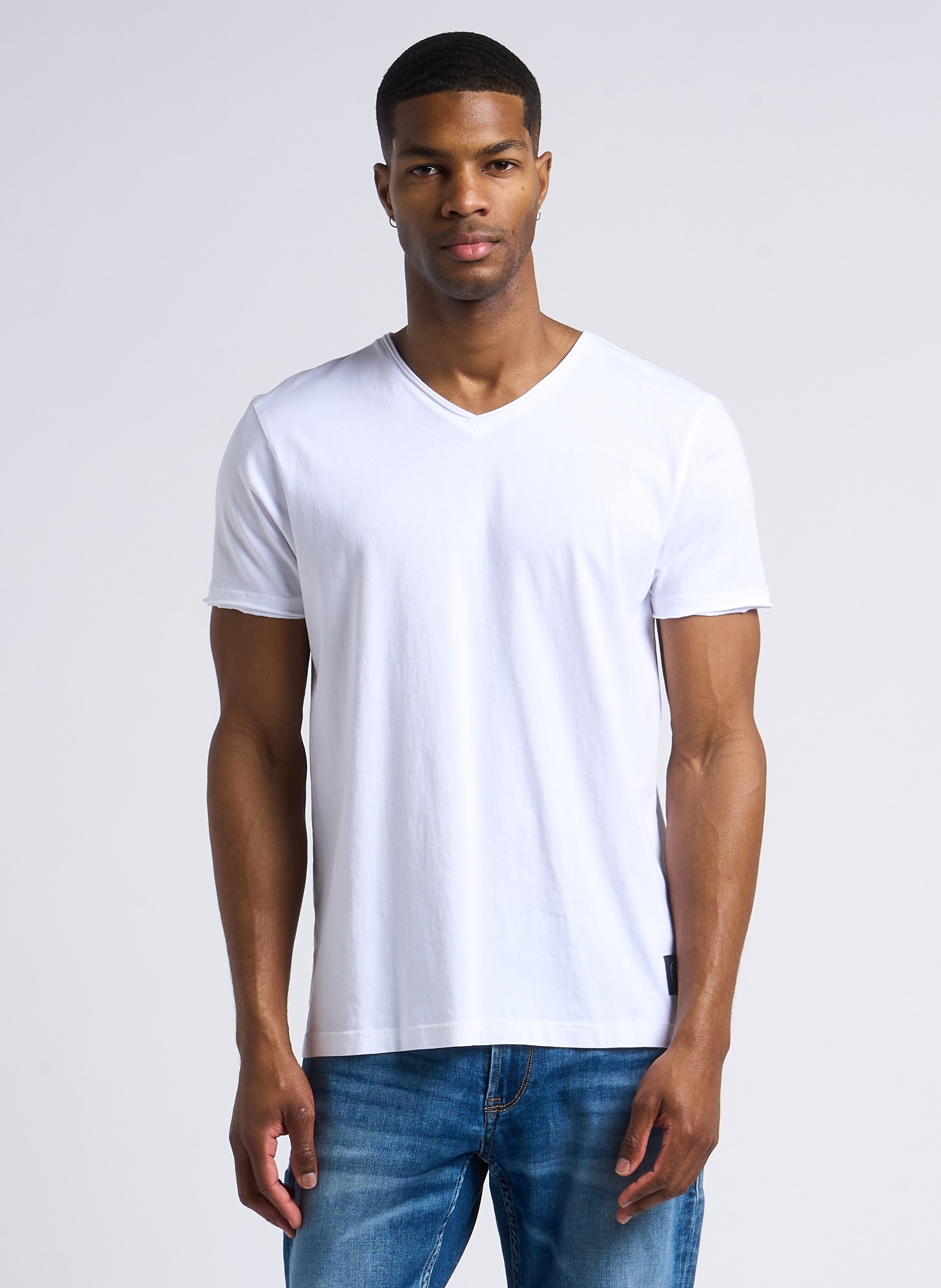Straight-cut rolled V-neck cotton T-shirt LE TEMPS DES CERISES