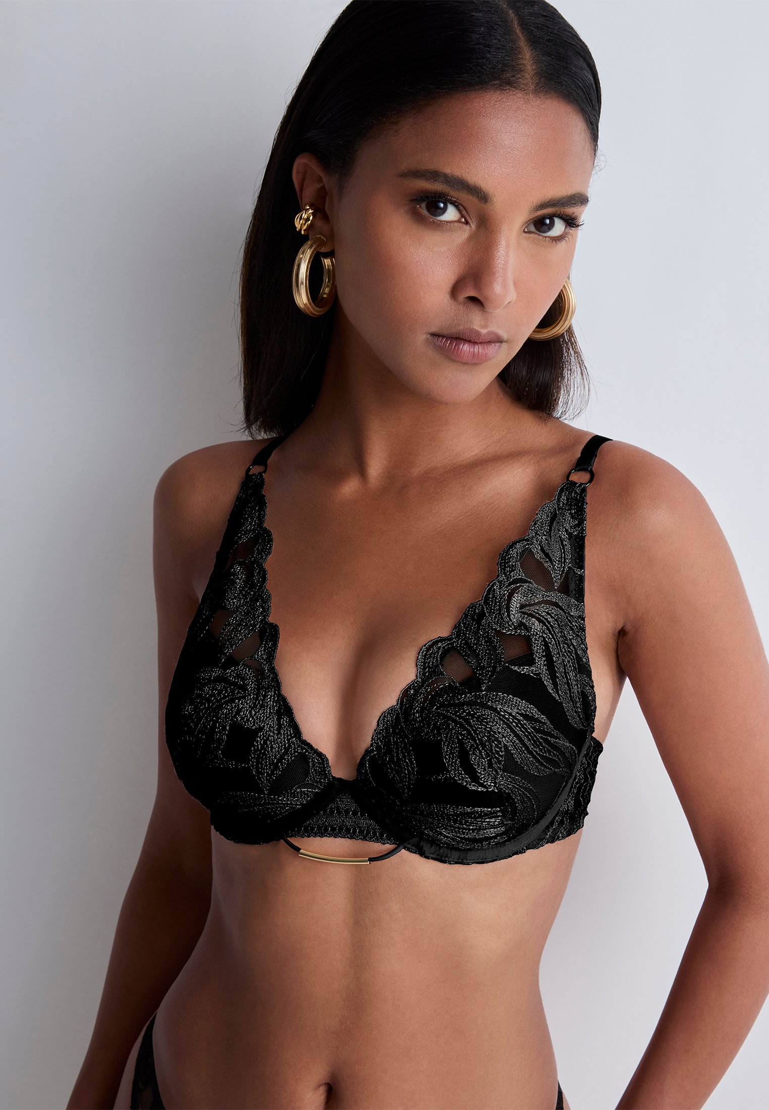 A Fleur De Toi scarf-style plunge bra AUBADE Black