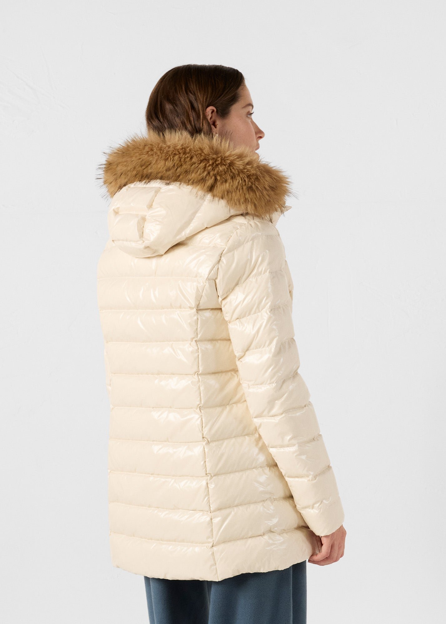 Mid-length down jacket for extreme cold in lacquered pearl JOTT White