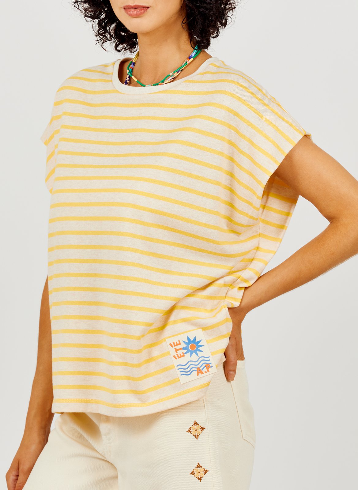 Ärmelloses gestreiftes T-Shirt. A.P