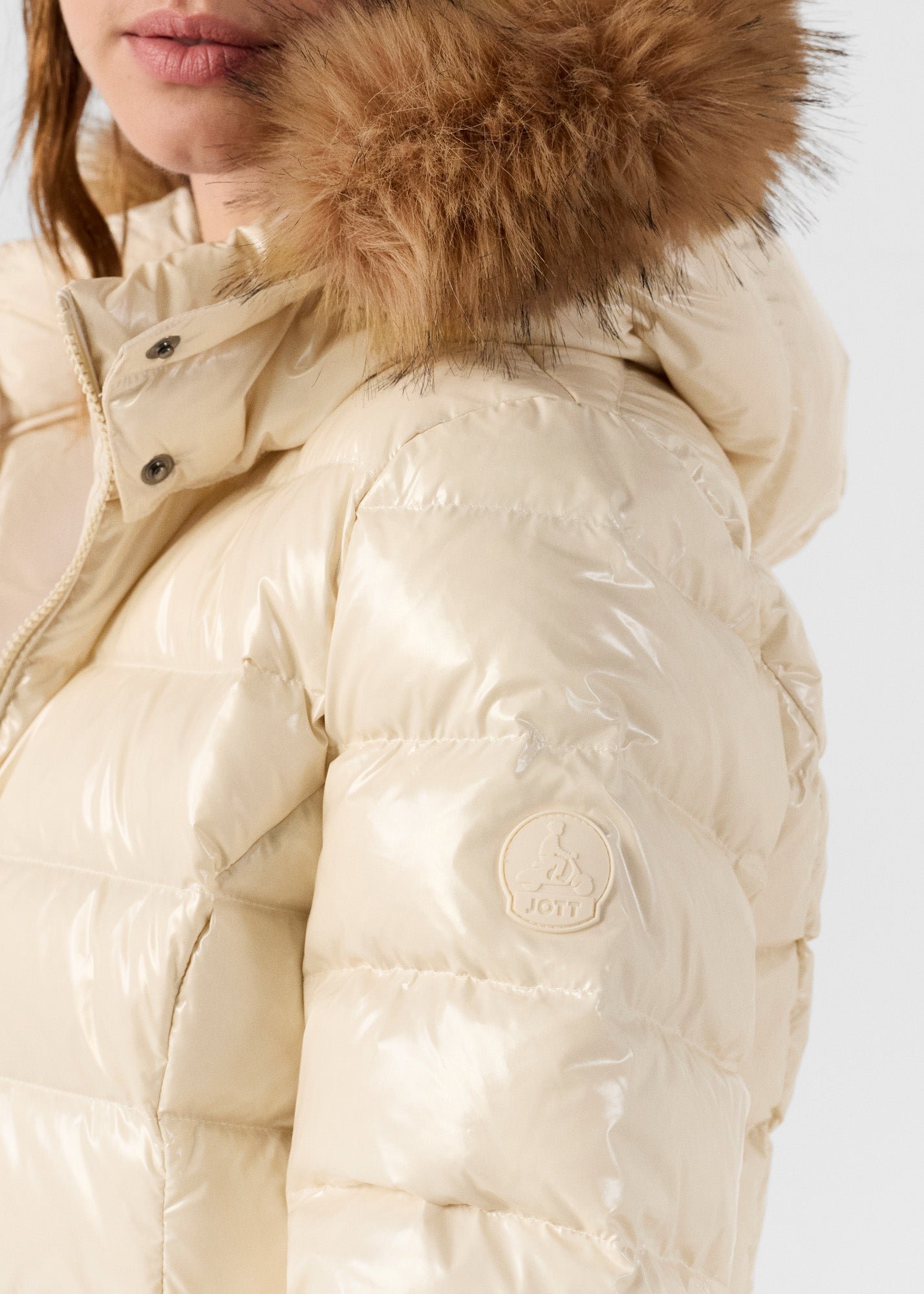 Mid-length down jacket for extreme cold in lacquered pearl JOTT White