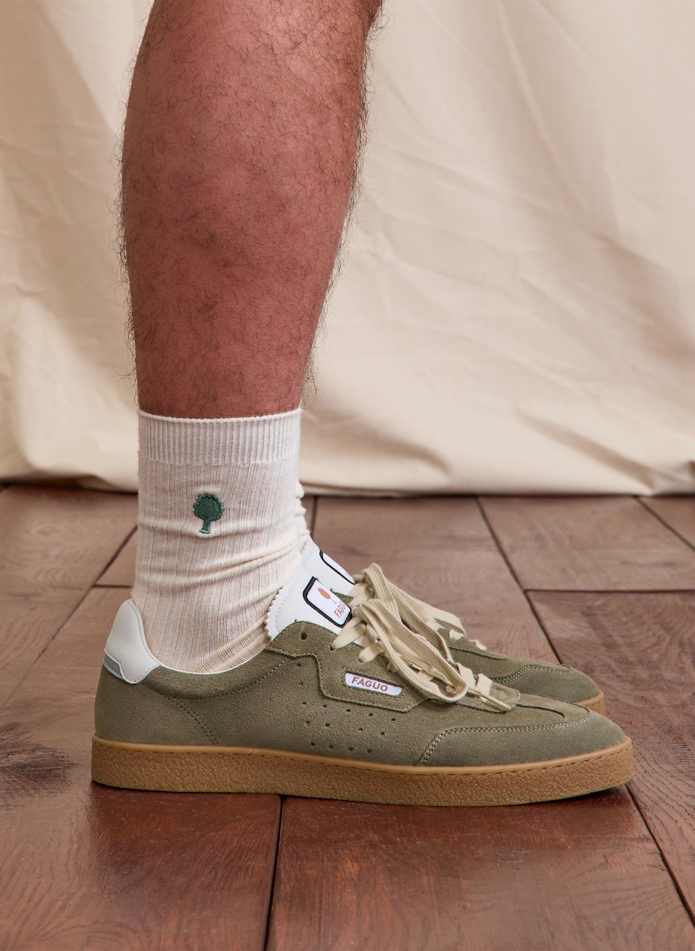 Niedrige Sneaker aus Veloursleder FAGUO Khaki